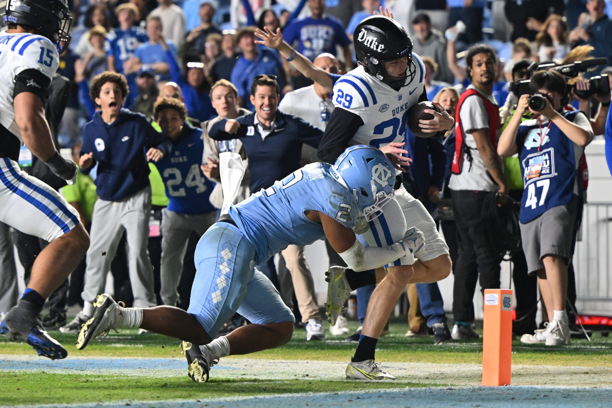 Duke deploys incredible fake field goal to earn comeback win over Bill Belichick, North Carolina