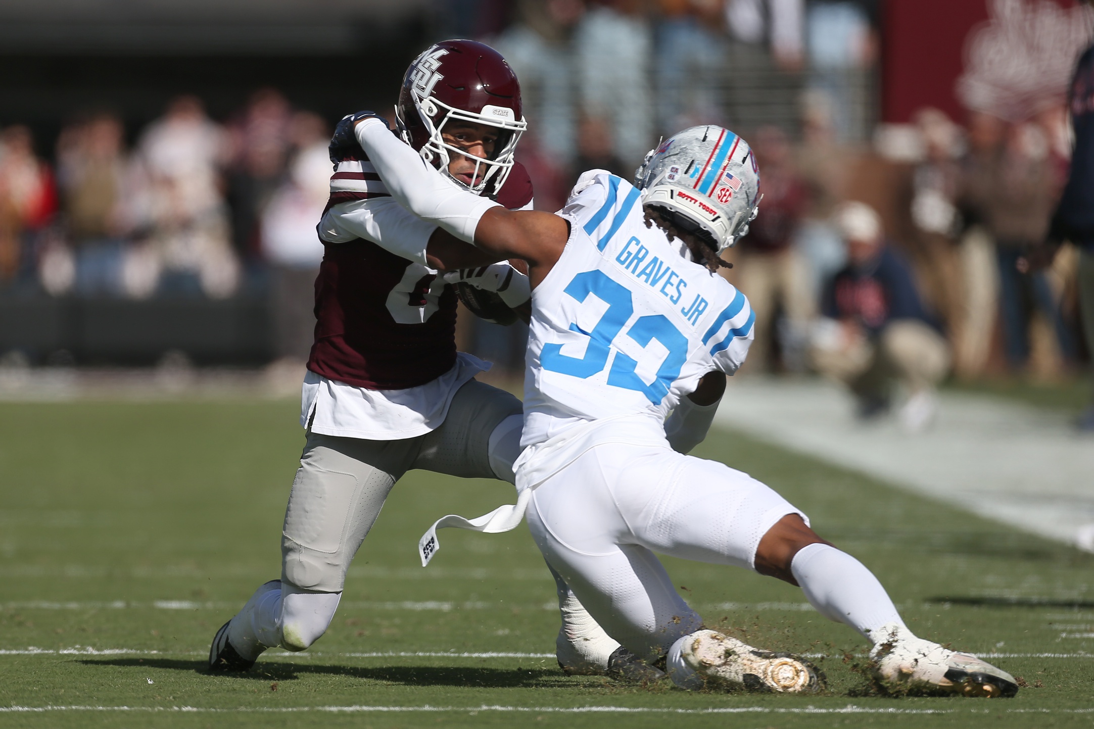 Punches thrown in benches-clearing Egg Bowl brawl
