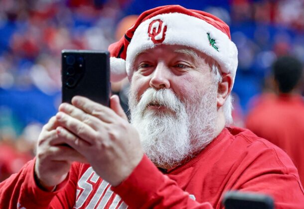 'Twas the night before Christmas ...