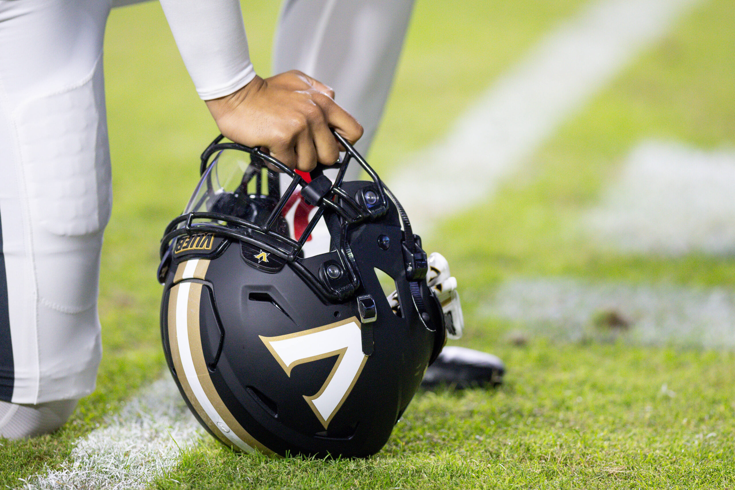 Vanderbilt QB coach to get OC job at Arkansas State, per report