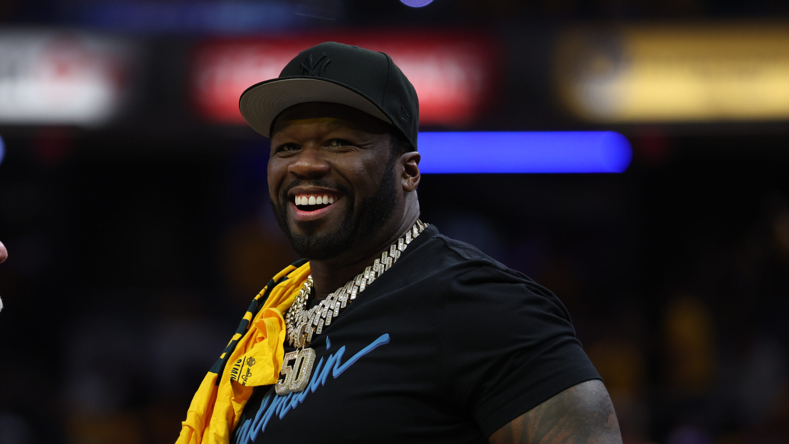 50 Cent gives surprise performance at Oklahoma-Alabama game