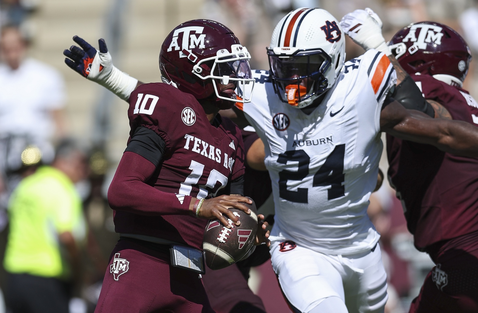 Keyron Crawford, Auburn DE, announces decision on 2026 season