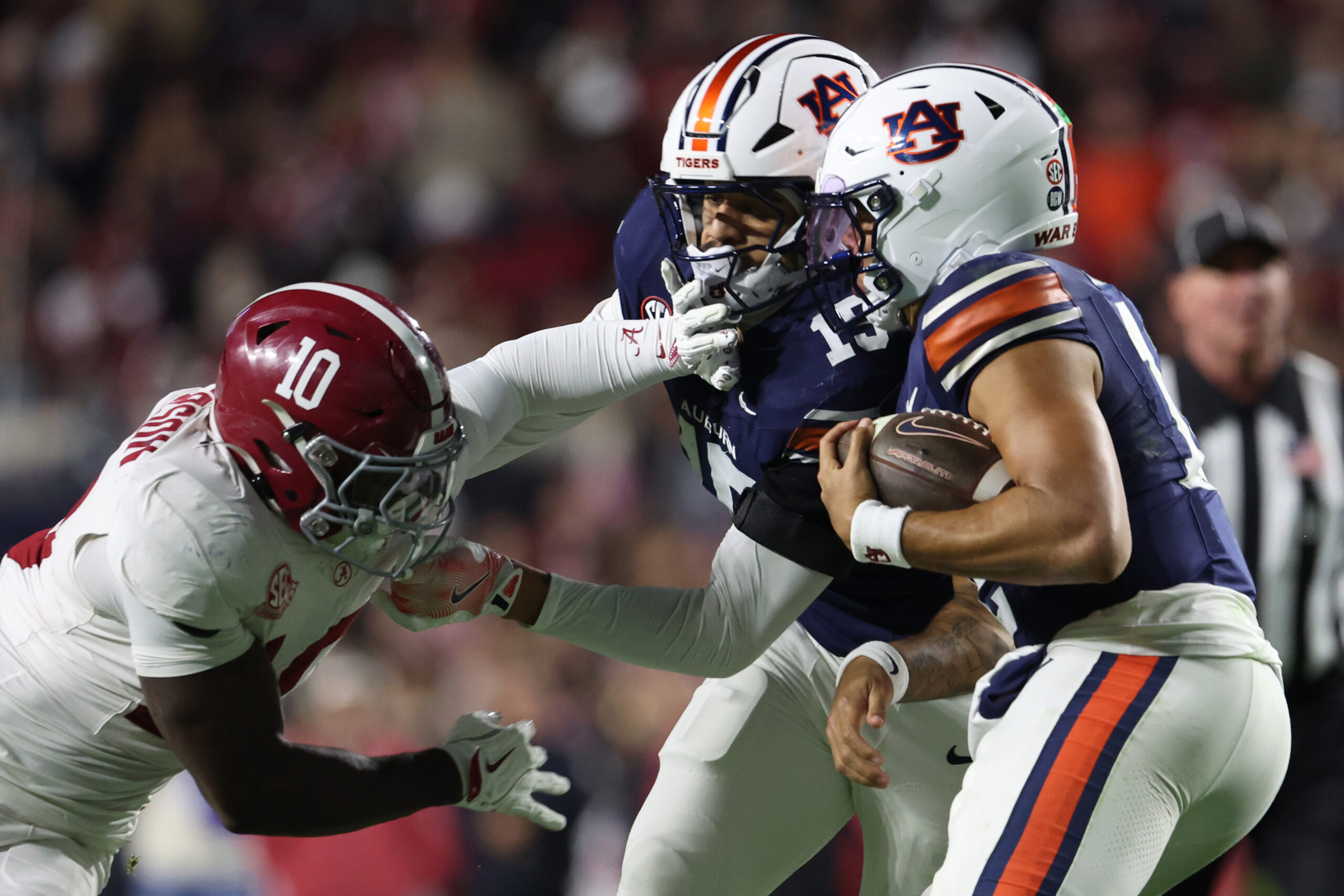 Iron Bowl flip: Highly-touted WR recruit flips from Alabama to Auburn on signing day