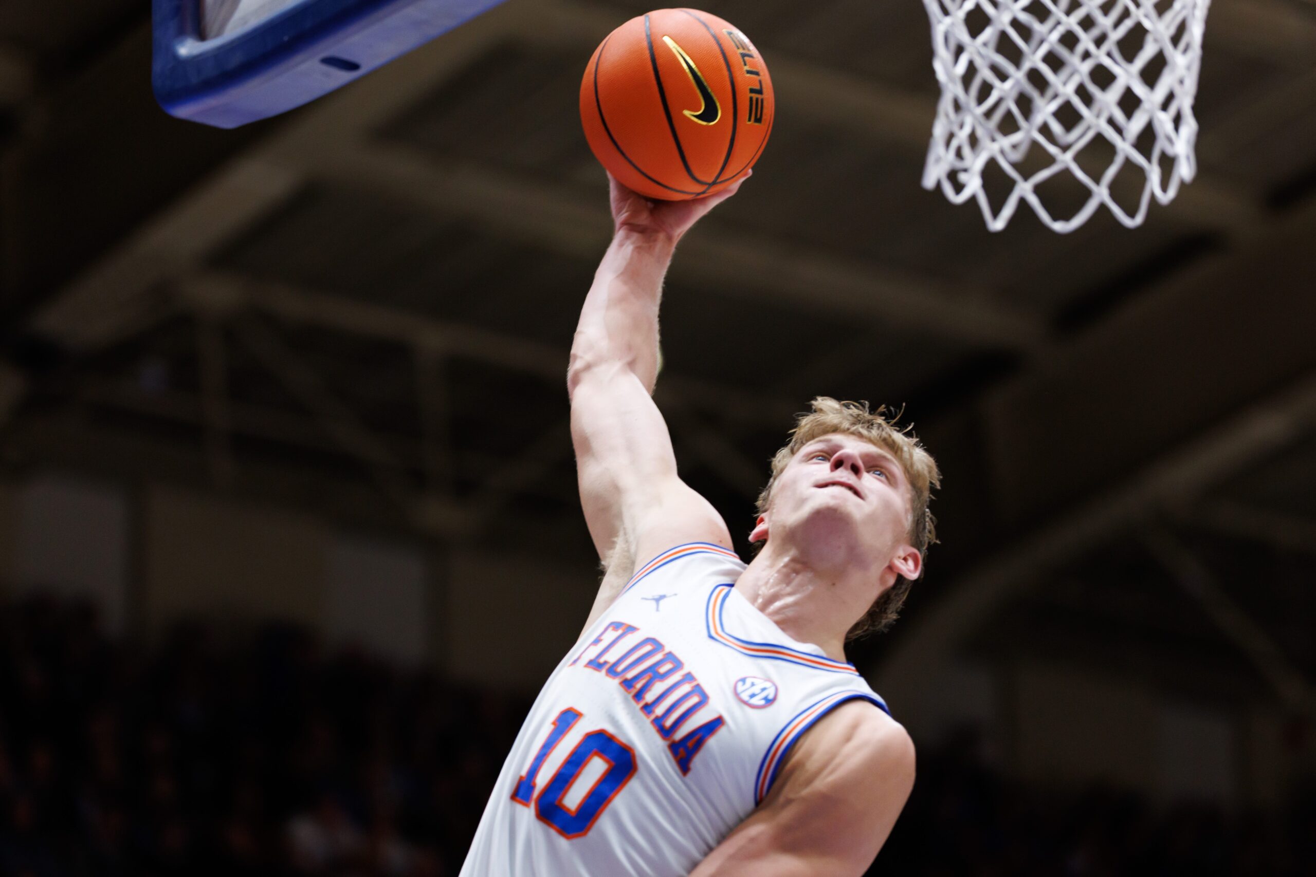 Florida basketball snaps losing skid with win over George Washington