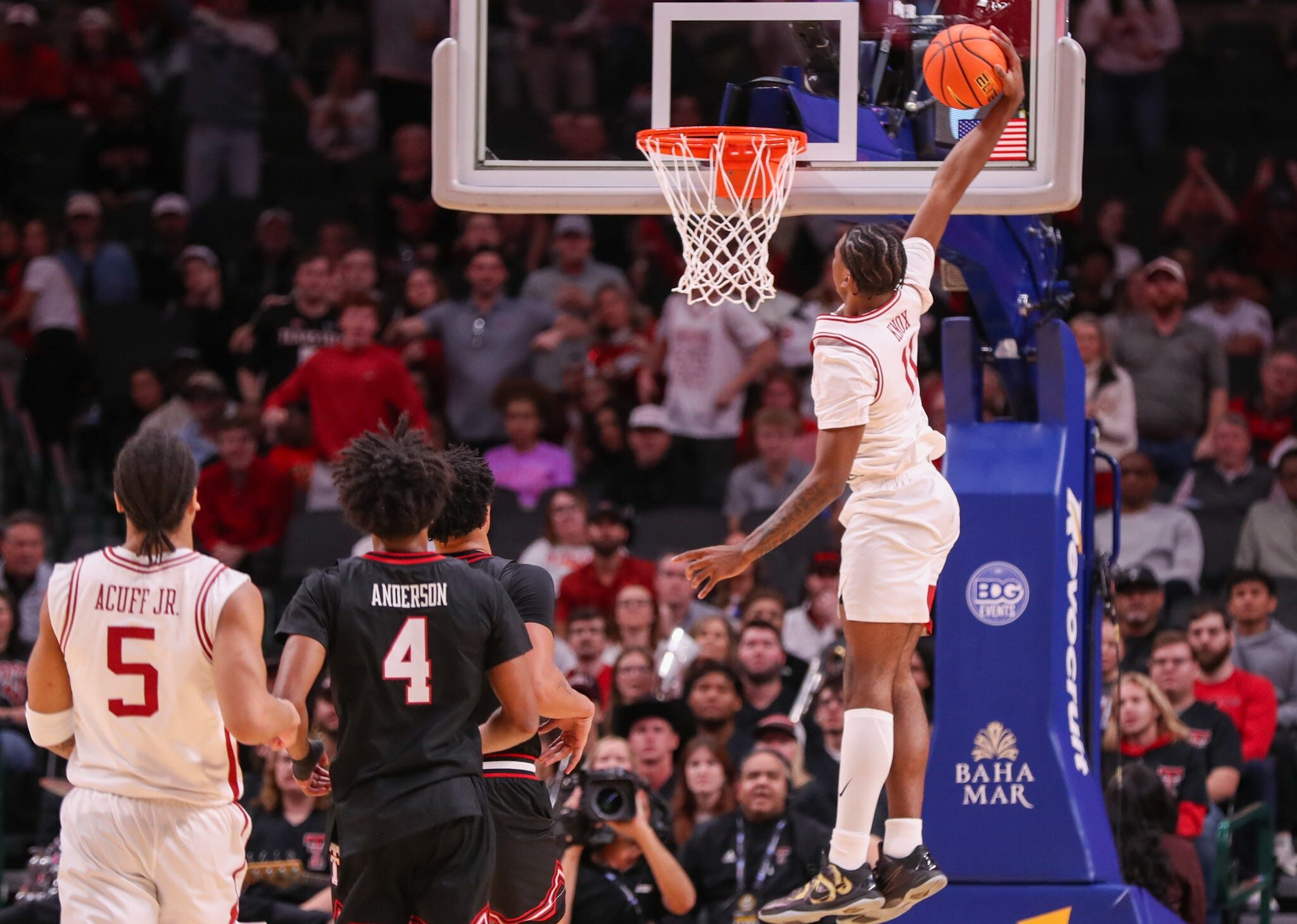 Arkansas takes revenge for Sweet 16 loss, downs No. 16 Texas Tech