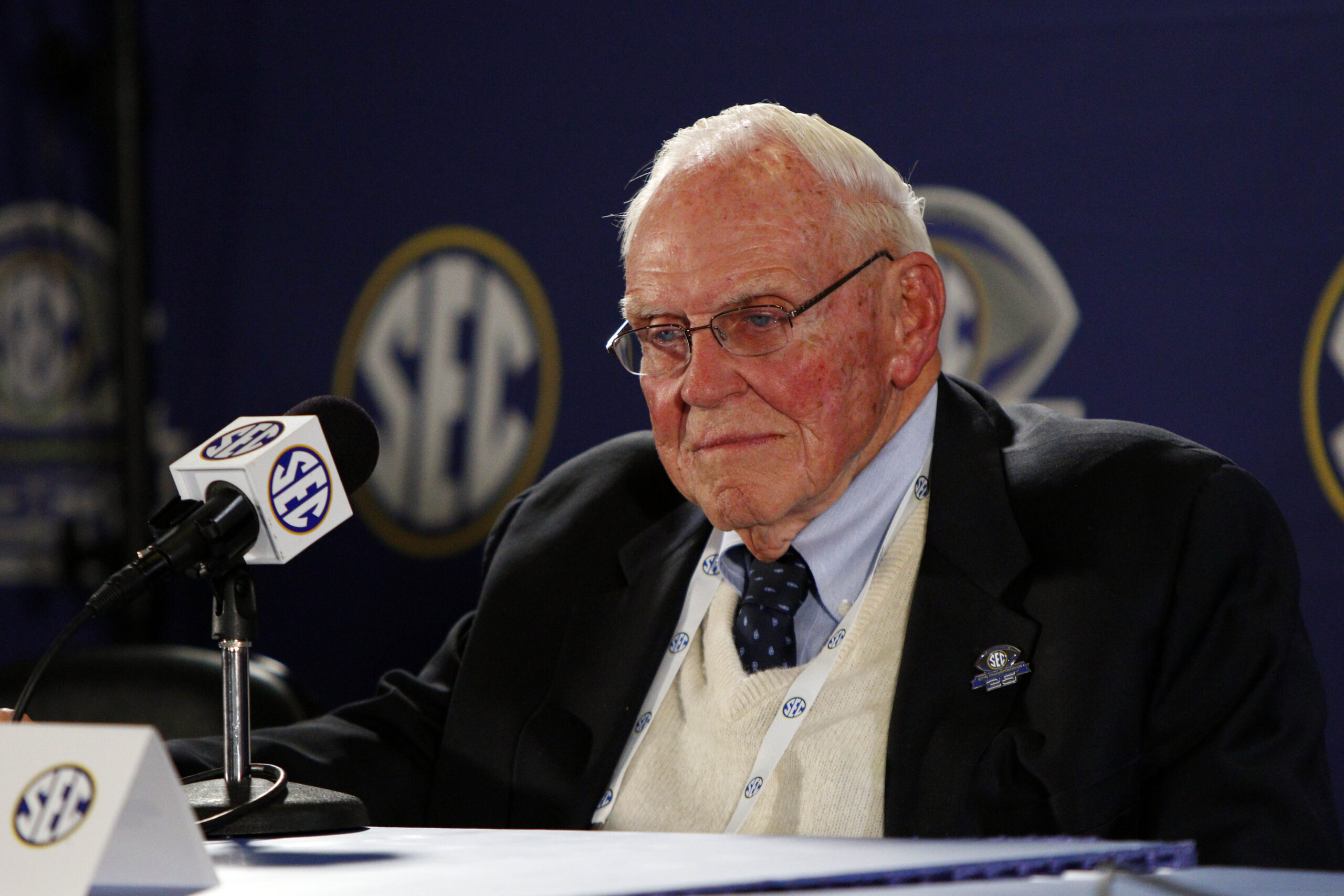 Former SEC commissioner, Vanderbilt AD Roy Kramer passes away at 96
