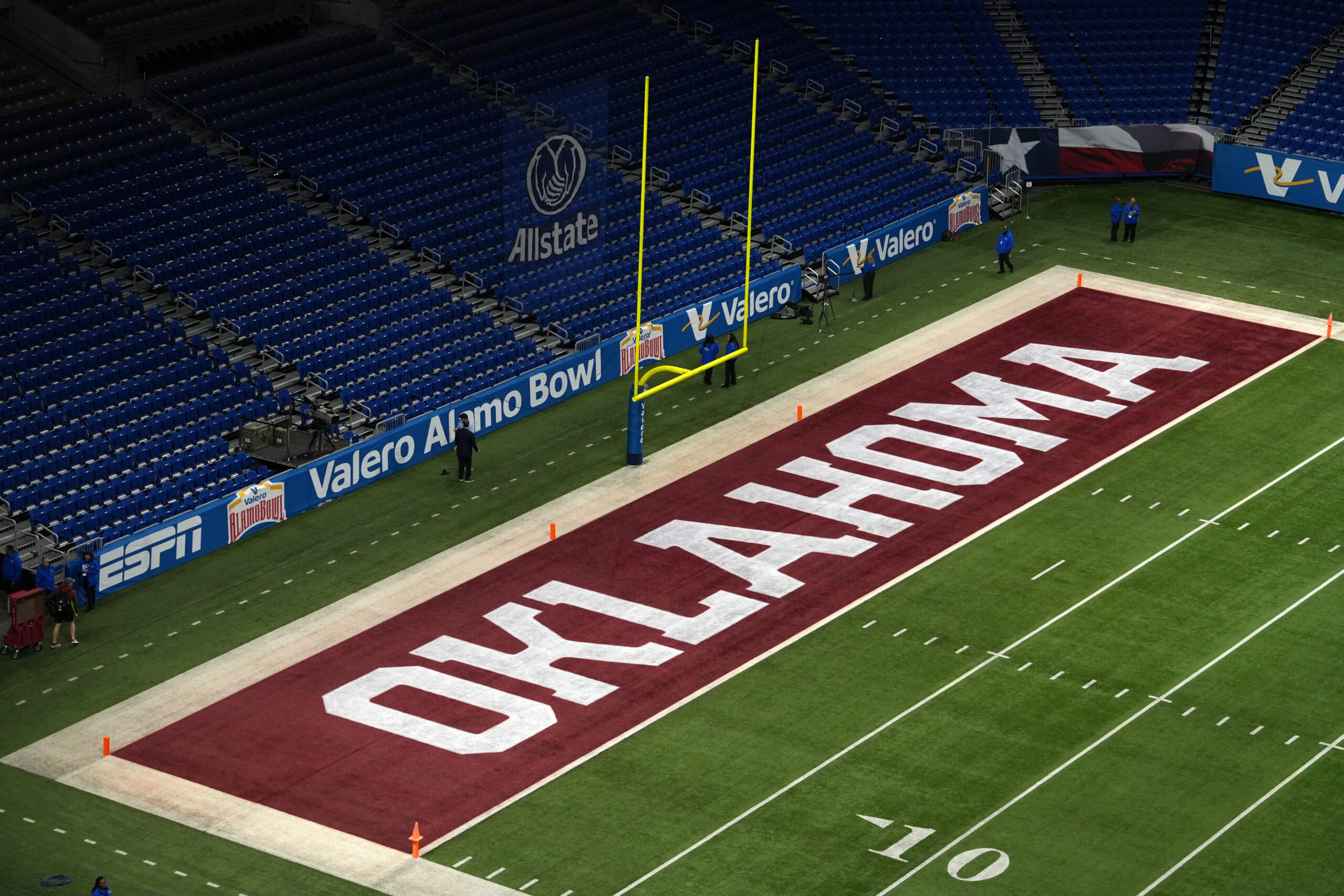 Oklahoma names Roger Denny new AD, replacing legendary Joe Castiglione Oklahoma names Roger Denny new AD, replacing legendary Joe Castiglione