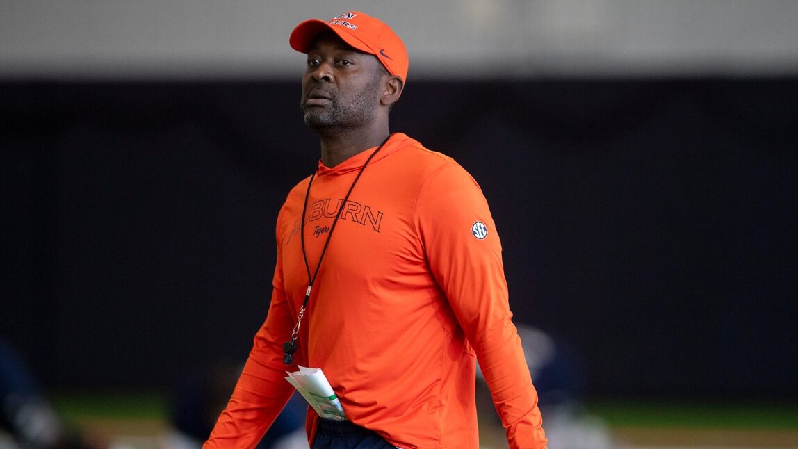 Alabama announces hire of former Auburn assistant Derrick Nix