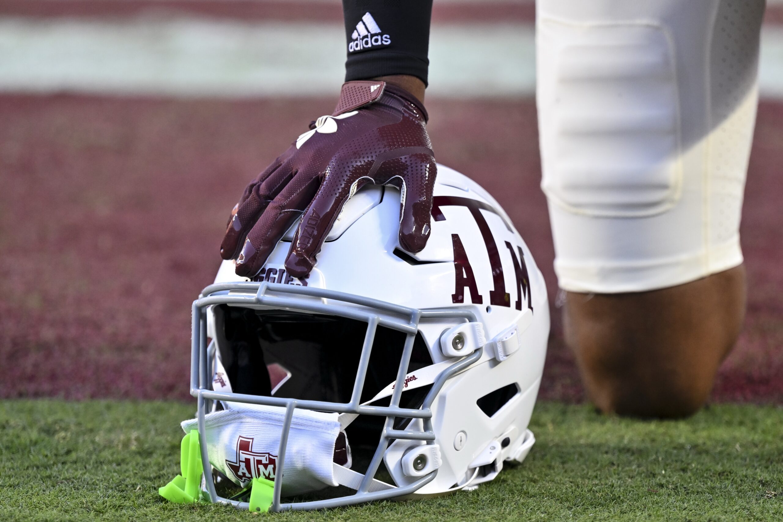 Texas A&M lands commitment from Illinois transfer DL Texas A&M lands commitment from Illinois transfer DL
