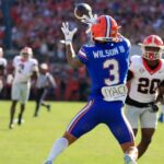 Eugene Wilson catches a pass.