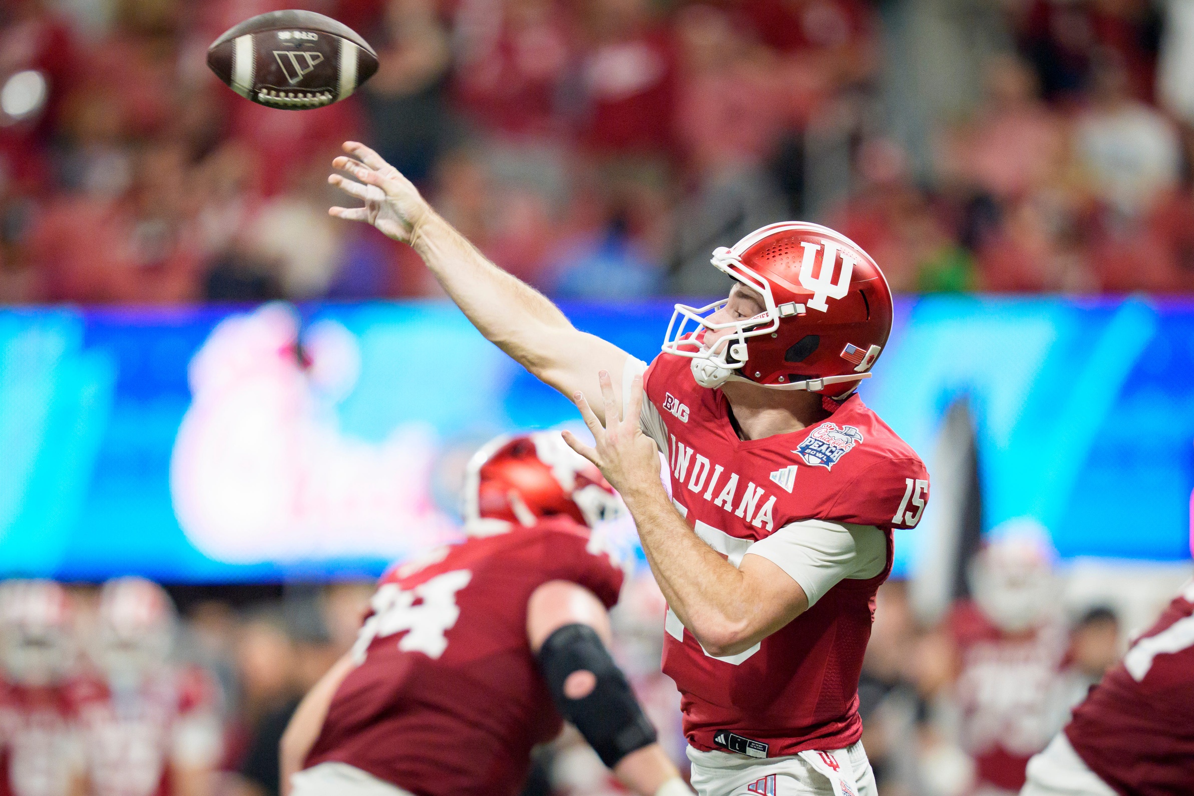 Miami-area high school honors alum Fernando Mendoza ahead of national title game