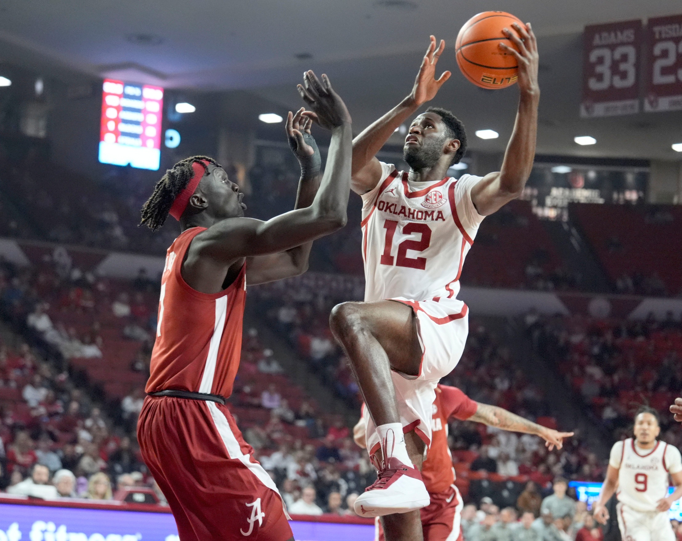 Alabama holds on to defeat Oklahoma 83-81 for second straight win