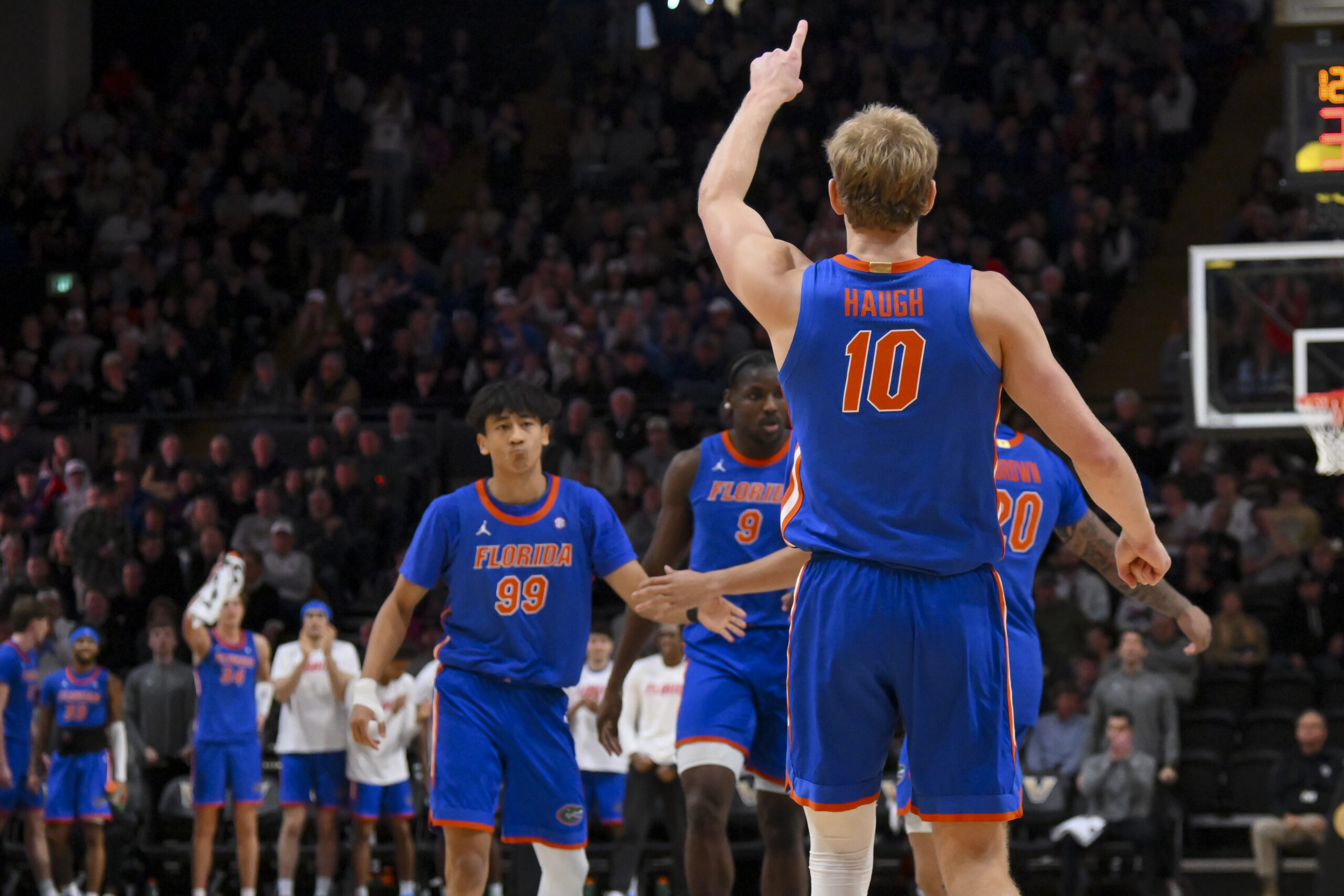 Florida captures massive road win over Vanderbilt