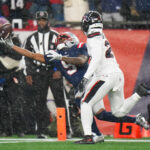 Kayson Boutte makes a one-handed catch.