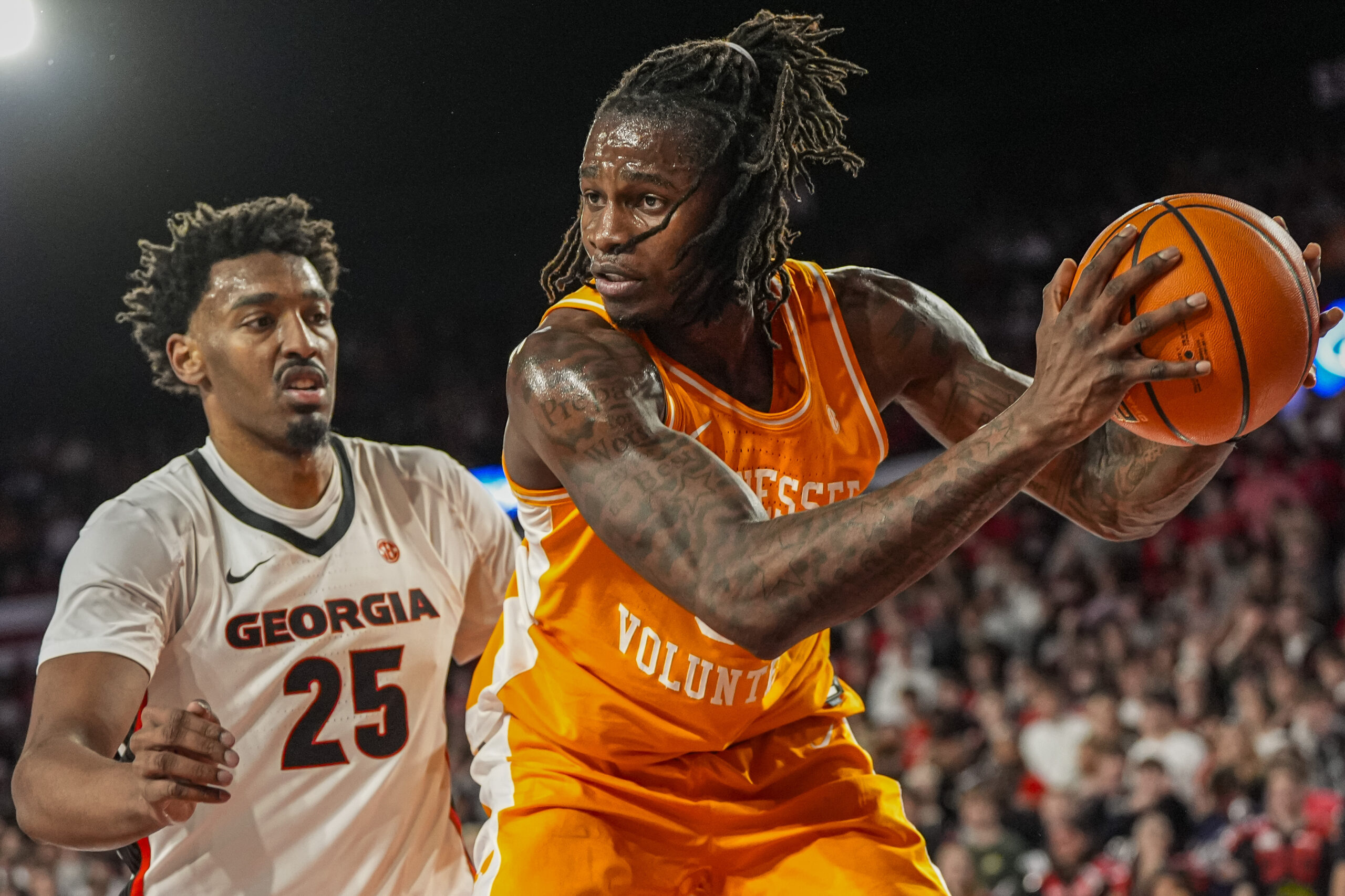 Tennessee overcomes halftime deficit to defeat Georgia in OT