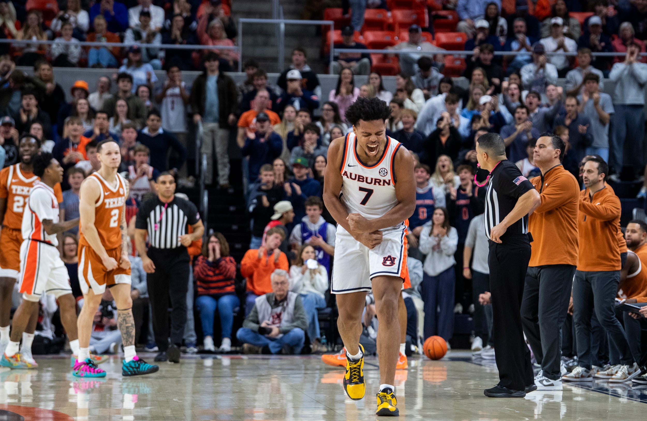 Auburn overcomes double-digit deficit to beat Texas, extend winning streak Auburn overcomes double-digit deficit to beat Texas, extend winning streak
