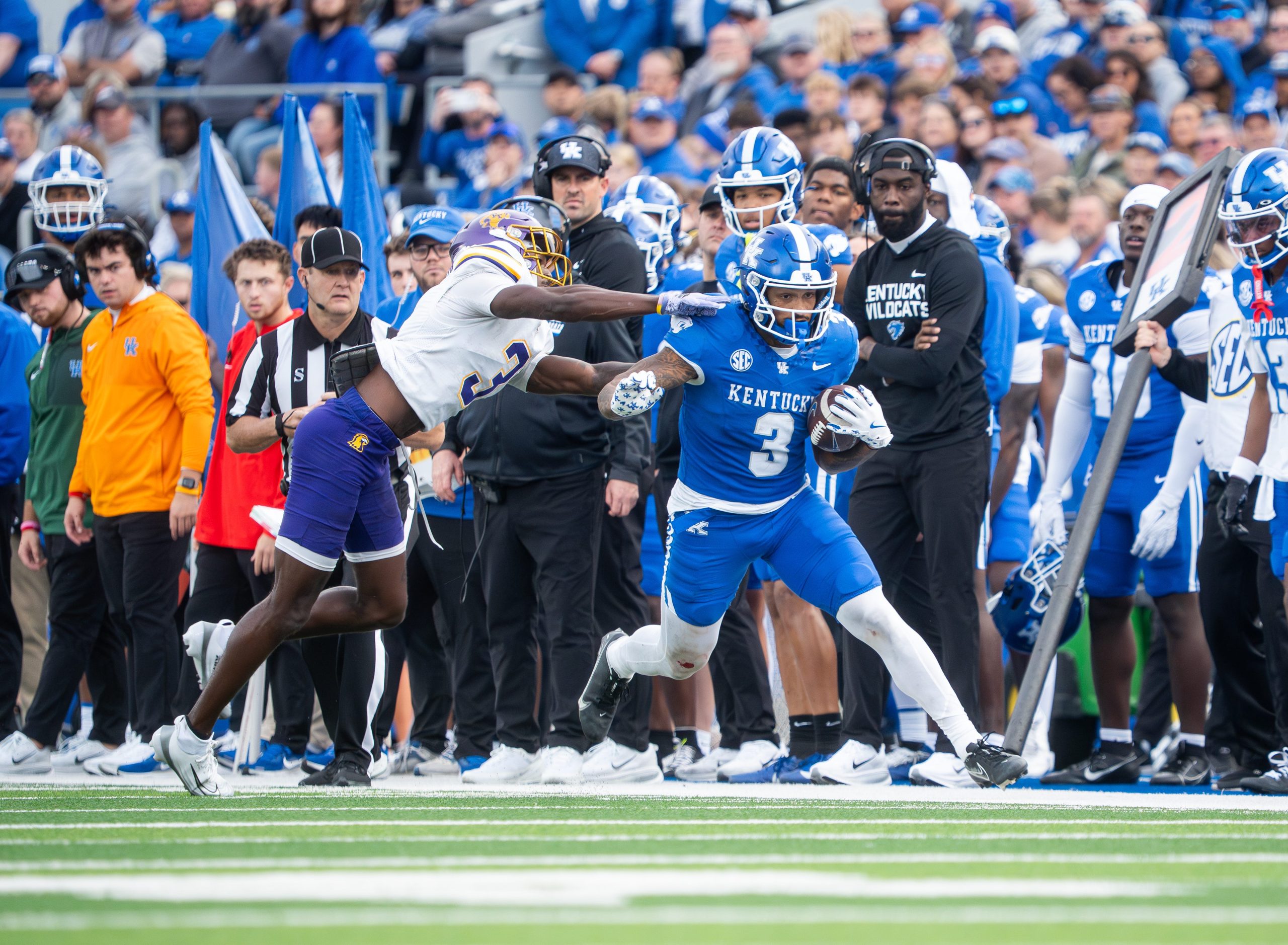 Seth McGowan posts historic vertical jump at NFL Combine