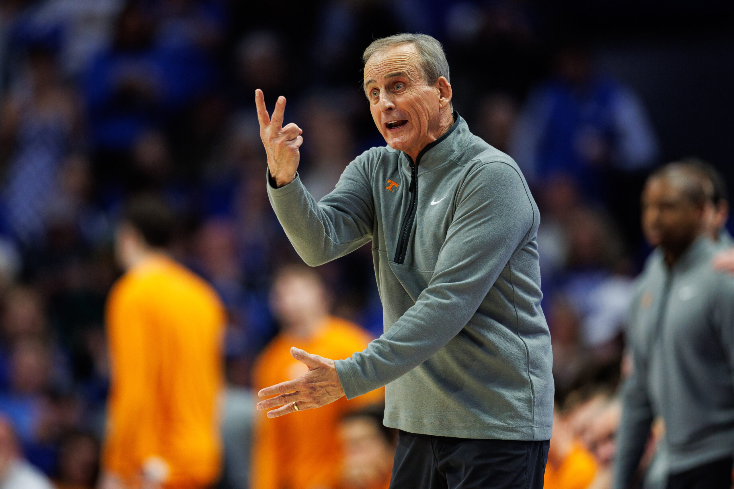 Tennessee outlasts LSU to give Rick Barnes 250 wins with Vols