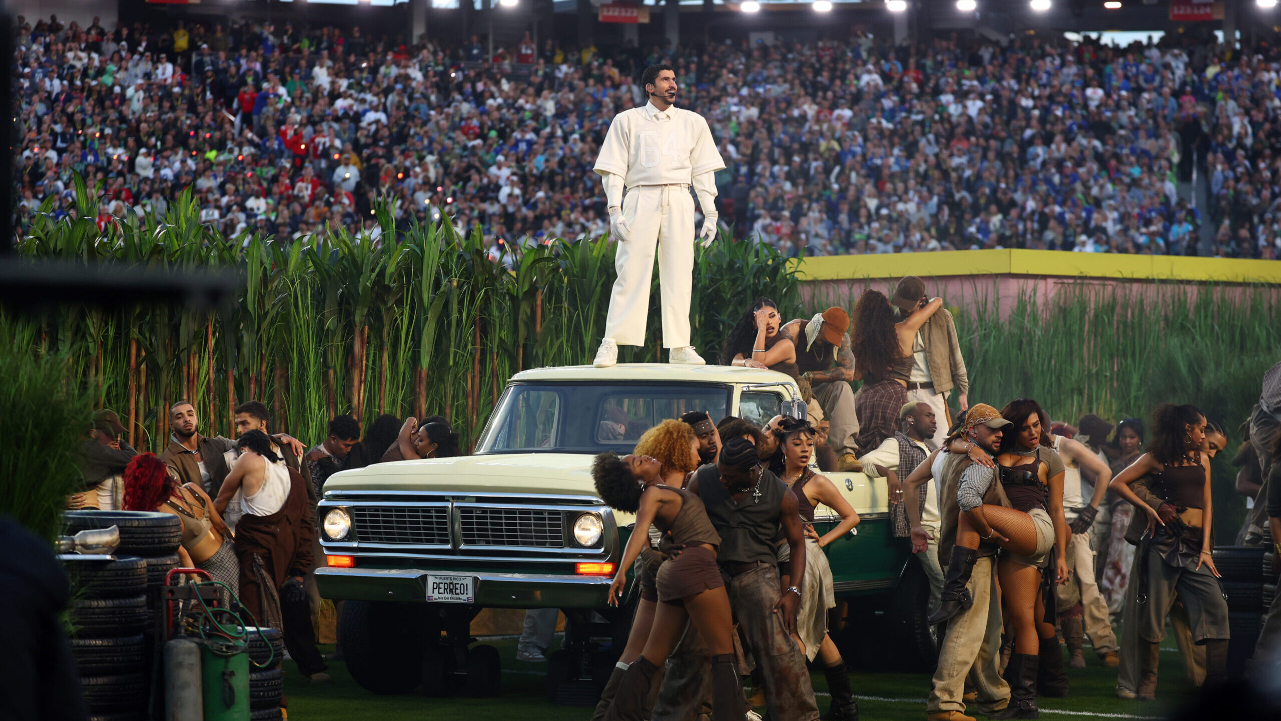 Fans, media react to Bad Bunny’s Super Bowl halftime show Fans, media react to Bad Bunny’s Super Bowl halftime show