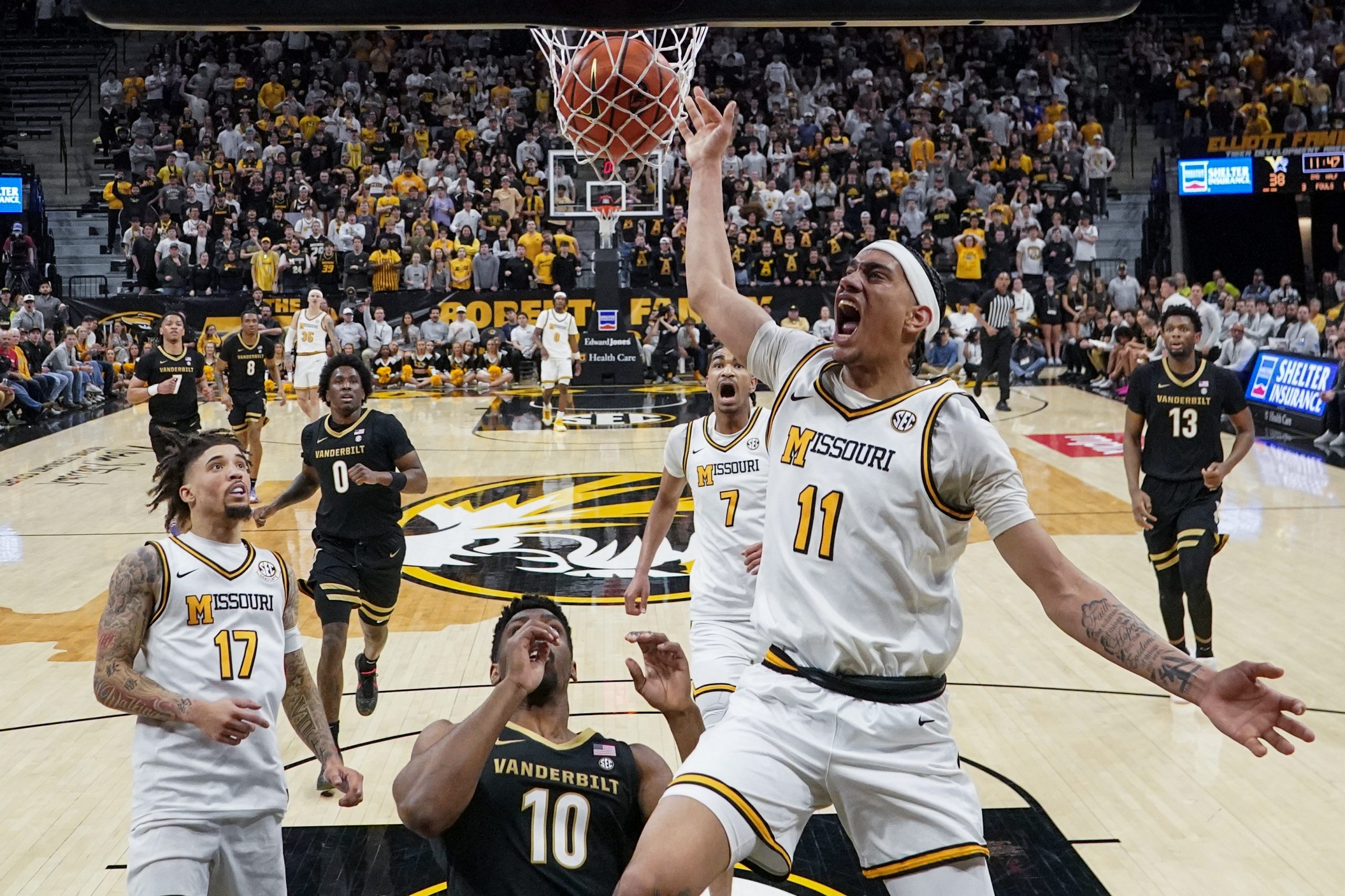 Missouri withstands furious comeback, earns bounce-back win over Vanderbilt Missouri withstands furious comeback, earns bounce-back win over Vanderbilt