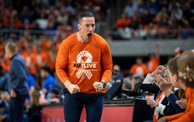 Auburn coach Steven Pearl.