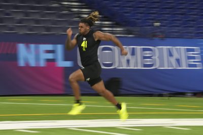Cashius Howell runs at the NFL Combine.
