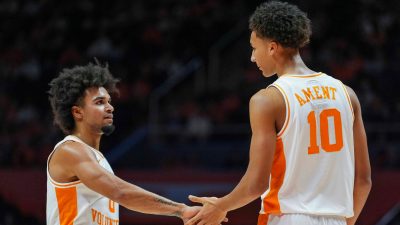 Tennessee stars Ja'Kobi Gillespie and Nate Ament.