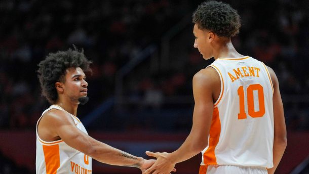 Tennessee stars Ja'Kobi Gillespie and Nate Ament.