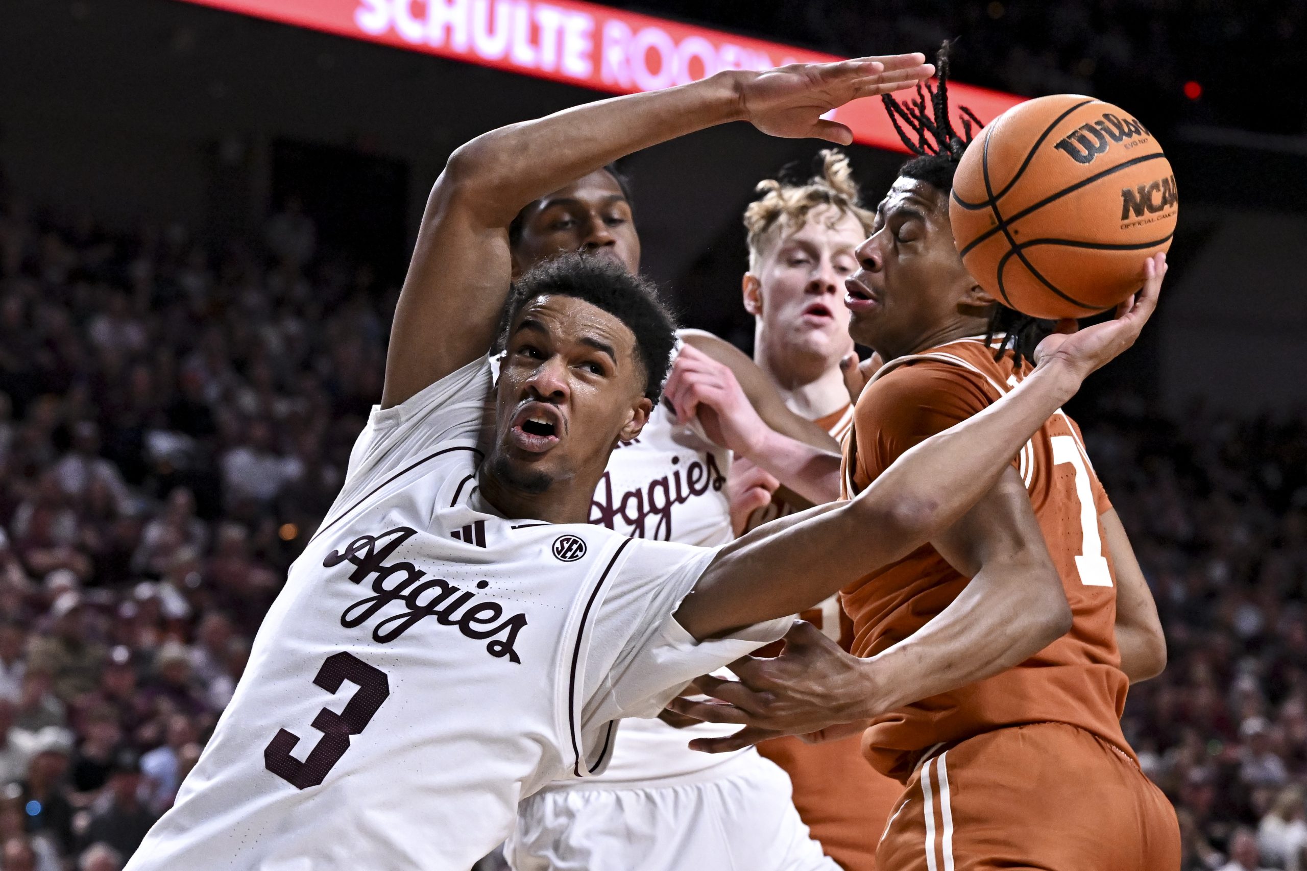 ESPN’s Joe Lunardi shares latest bracketology projections for Texas, Texas A&M after Saturday’s rivalry clash ESPN’s Joe Lunardi shares latest bracketology projections for Texas, Texas A&M after Saturday’s rivalry clash