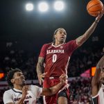Labaron Philon shoots against the Georgia Bulldogs