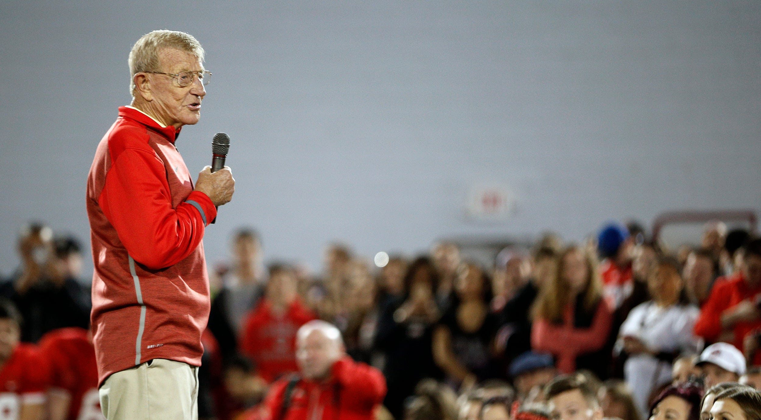 Greg Sankey releases statement on passing of Lou Holtz