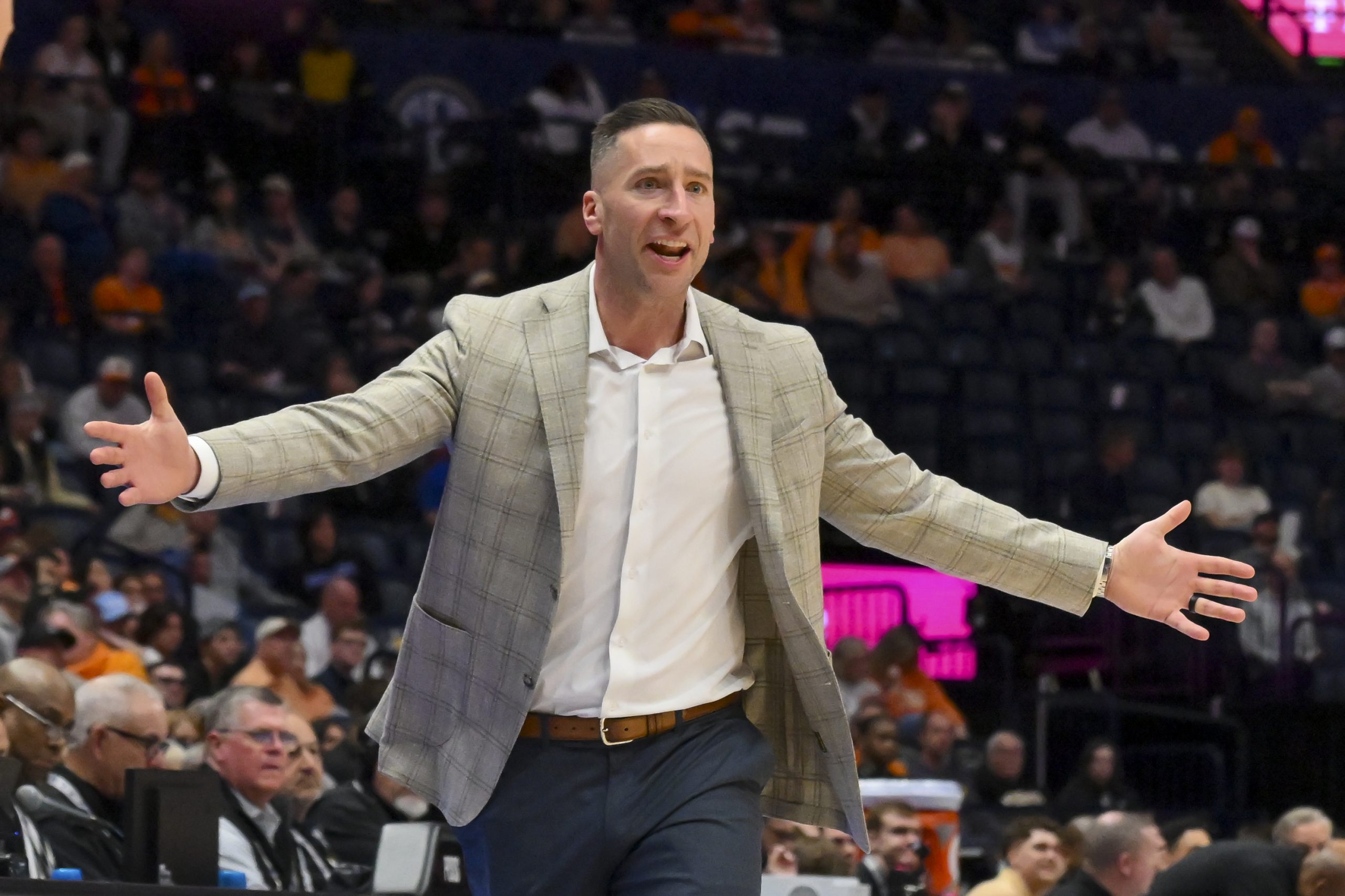 John Cohen discusses Steven Pearl&rsquo;s first season as Auburn head coach