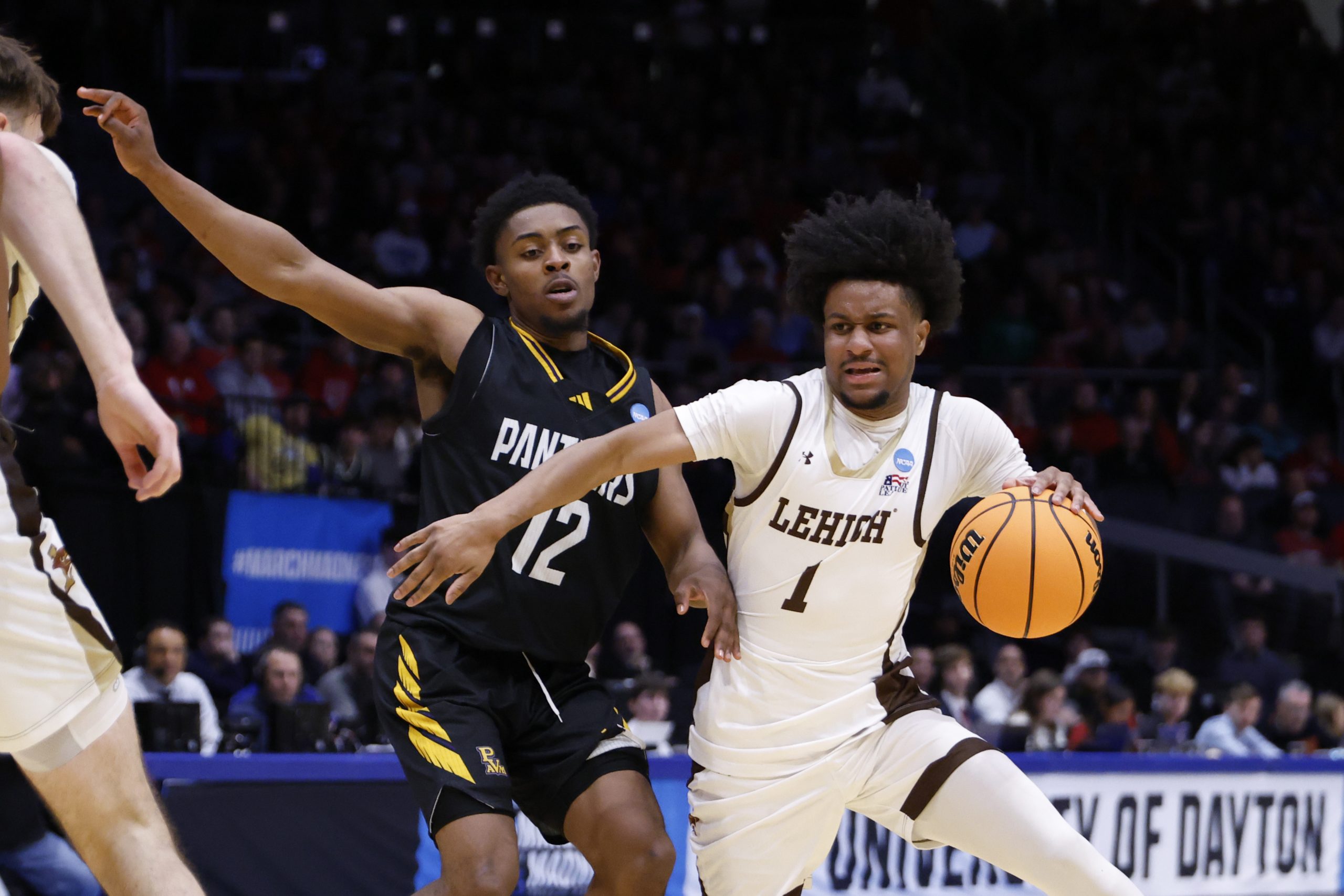 Florida finds out first-round NCAA Tournament opponent on road to repeat