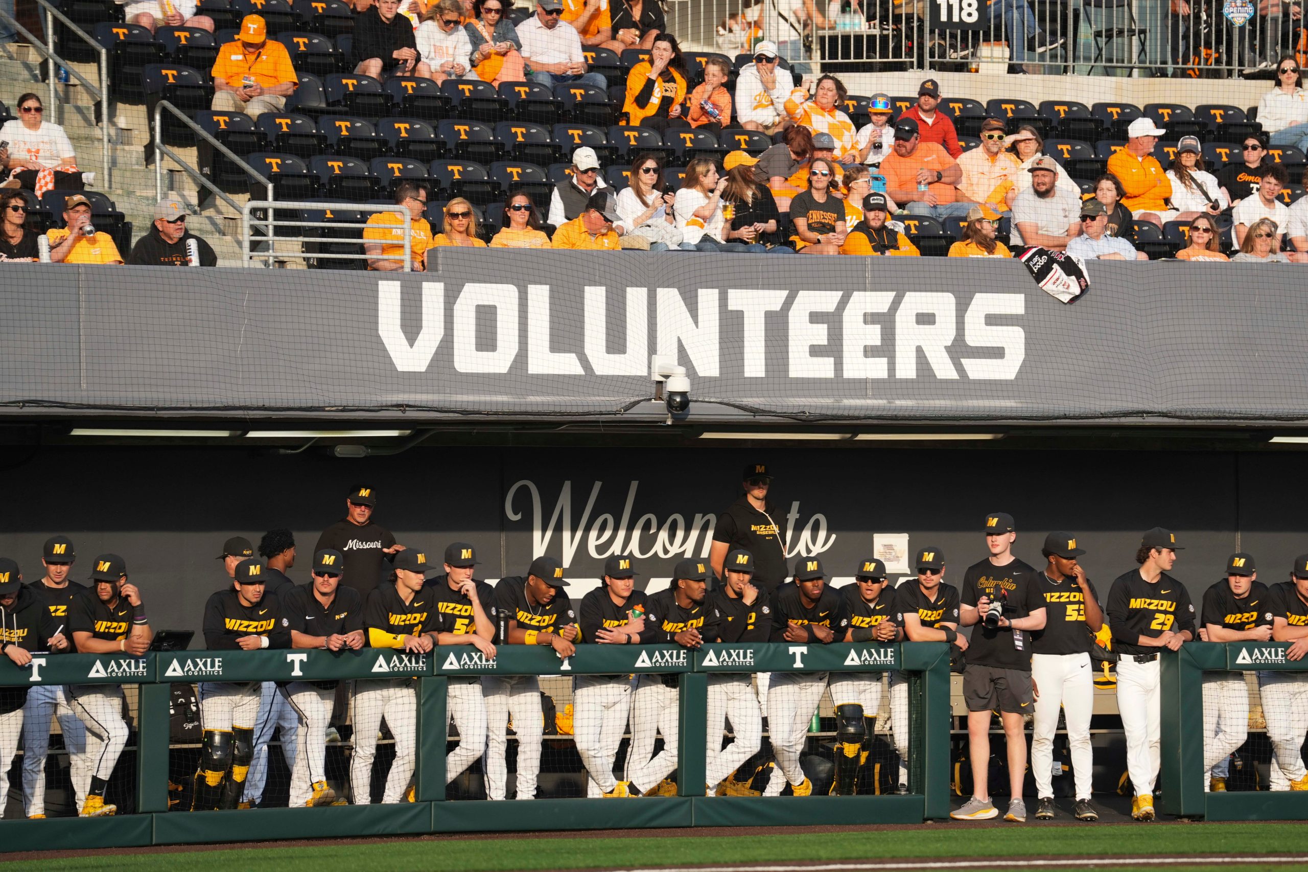 Tennessee picks up big series win over Texas