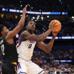 Florida forward Rueben Chinyelu