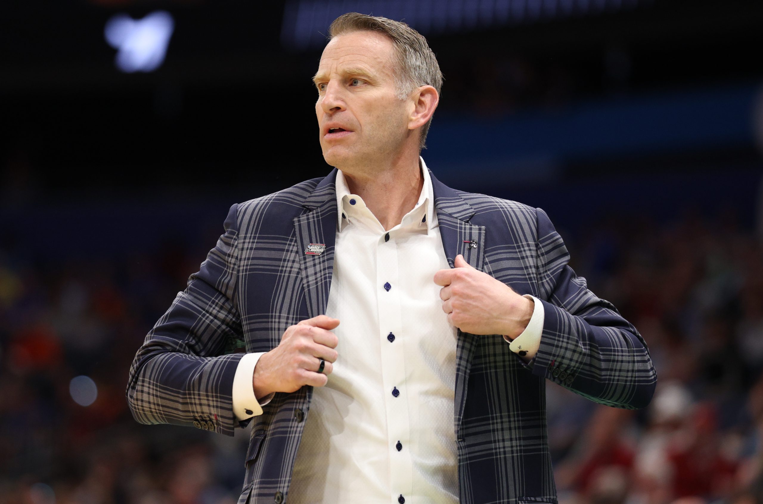 Nate Oats addresses Aden Holloway’s status ahead of Sweet 16 Nate Oats addresses Aden Holloway’s status ahead of Sweet 16