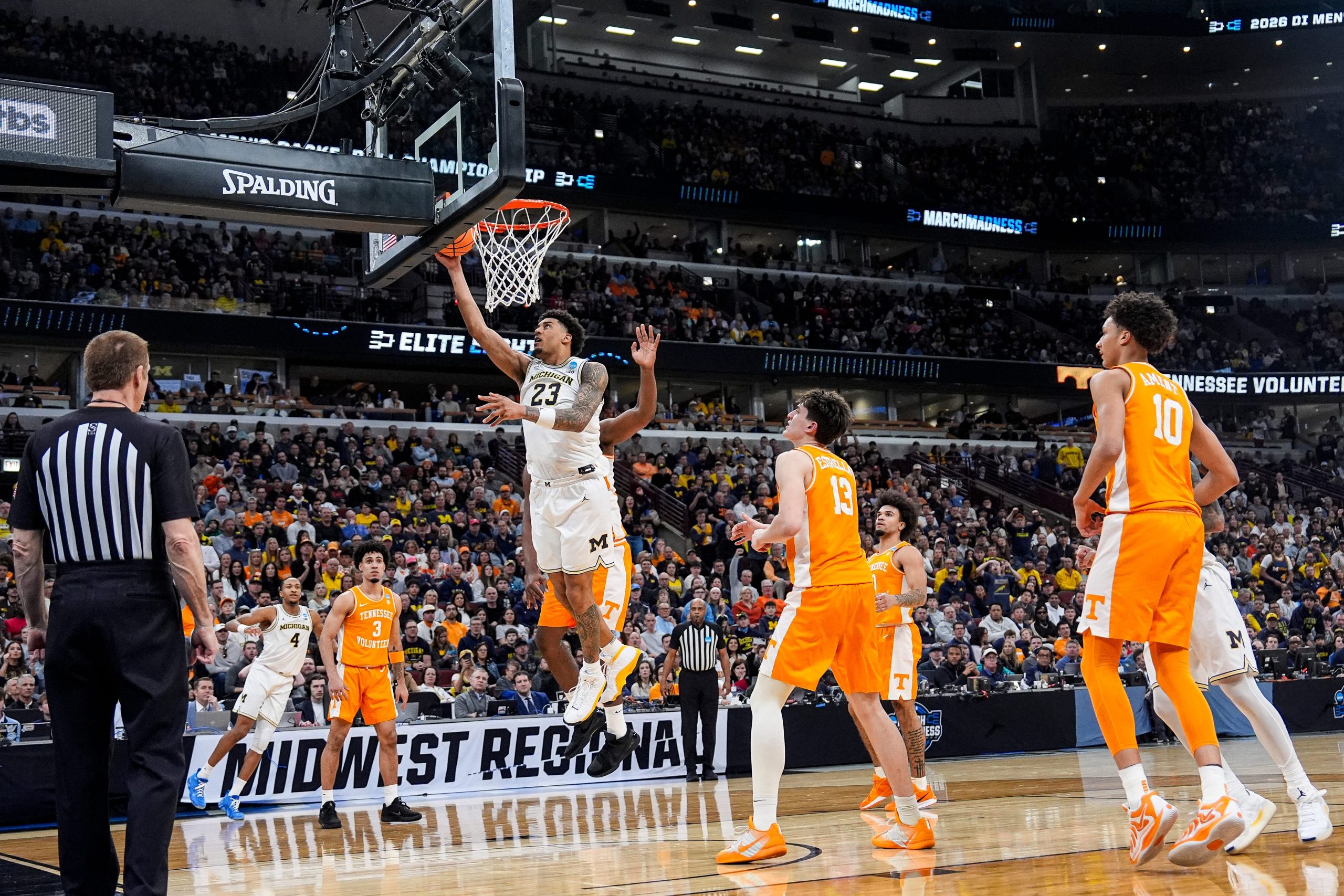Tennessee falls to top-seed Michigan in Elite Eight blowout
