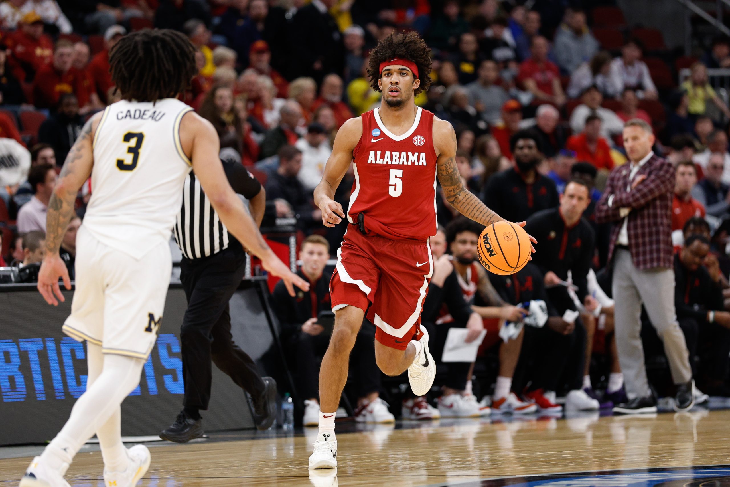 Amari Allen enters NBA Draft, will maintain college eligibility