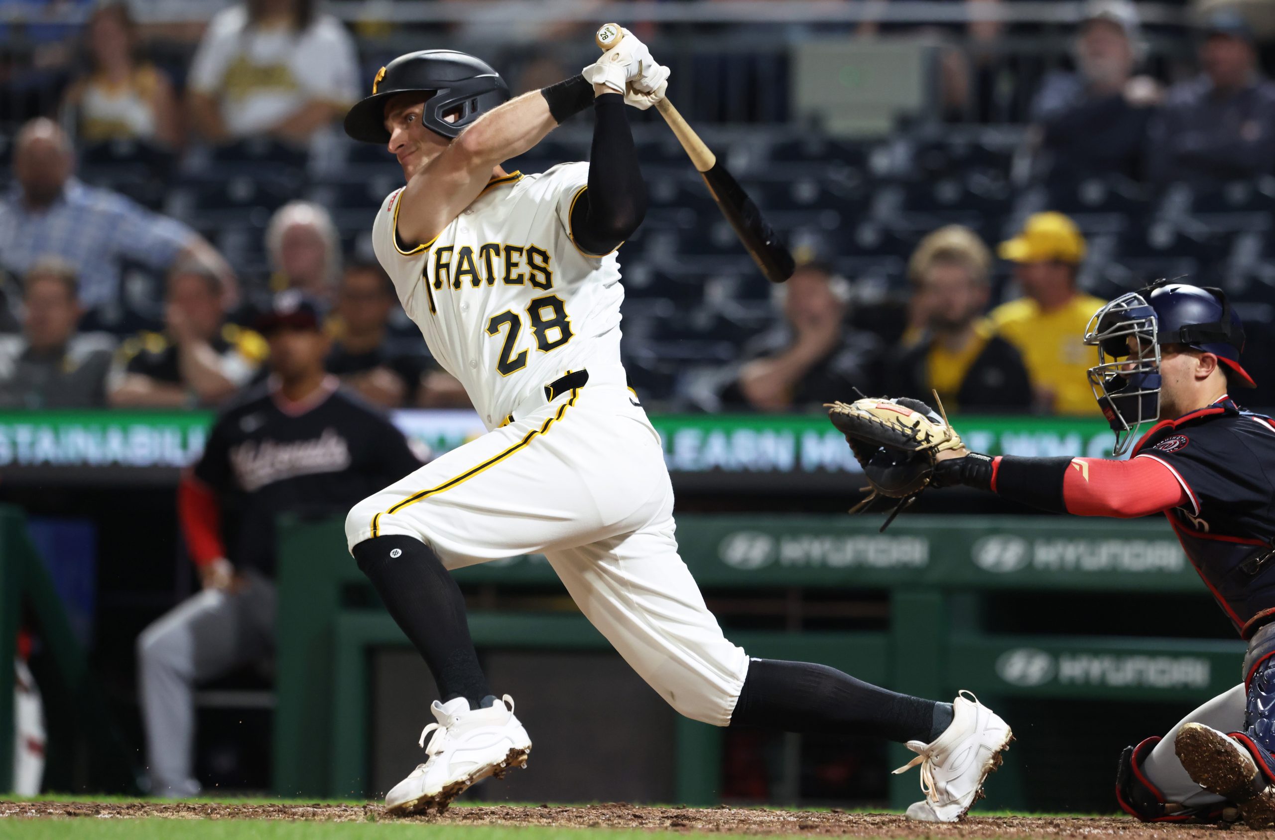 Jake Mangum, former Mississippi State OF, shares adorable moment with young Pirates fans