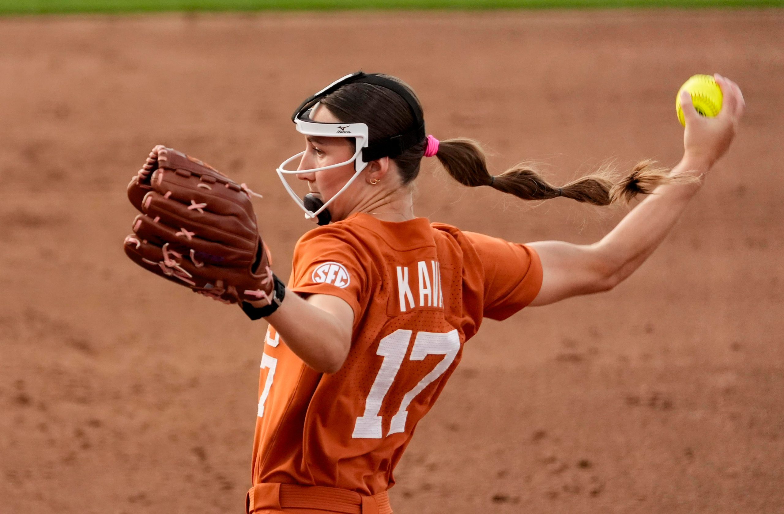 Texas softball avoids upset, punches ticket to Women's College World Series