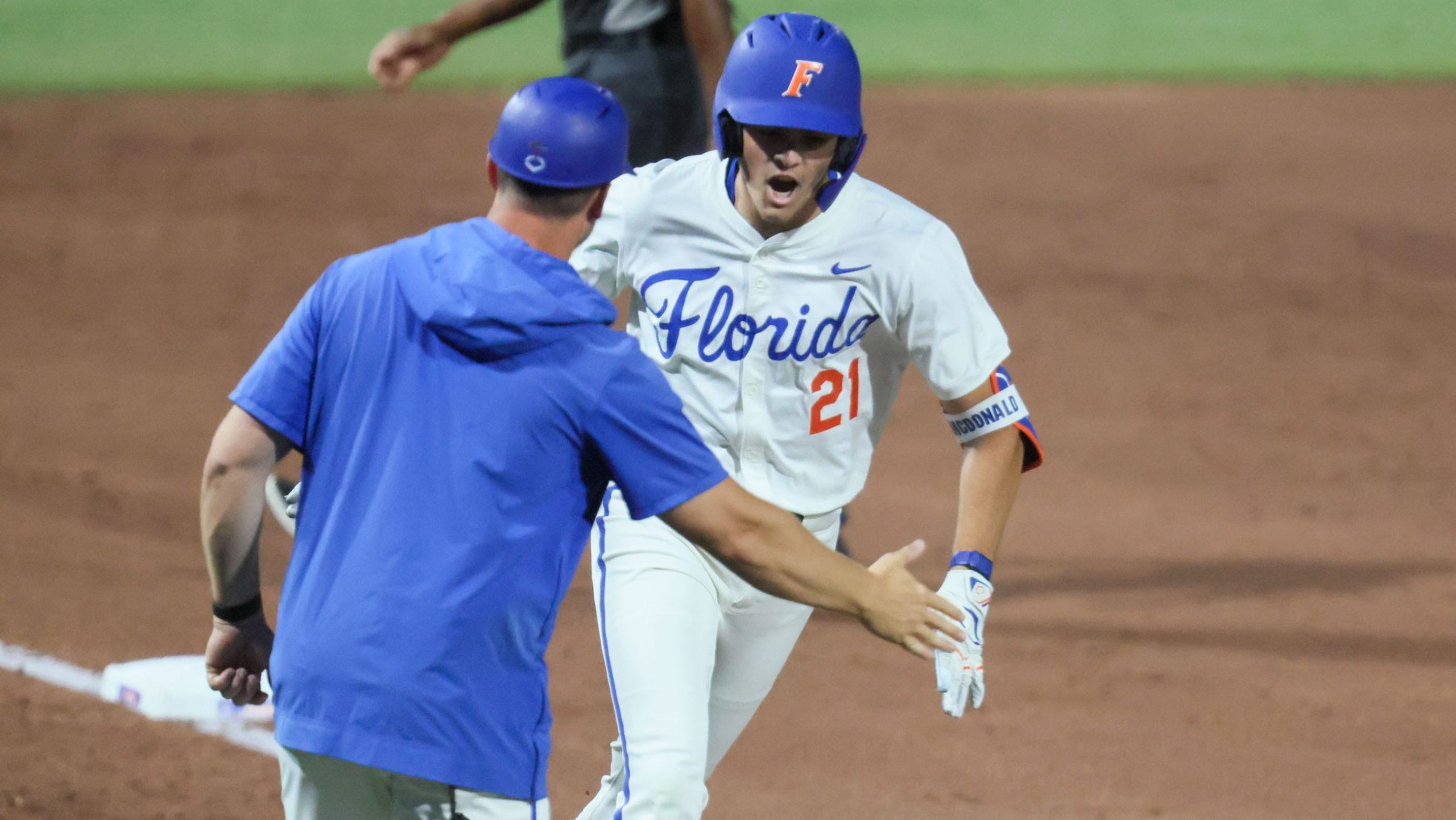 Florida pulls off epic rally, walks off Kentucky to secure big win