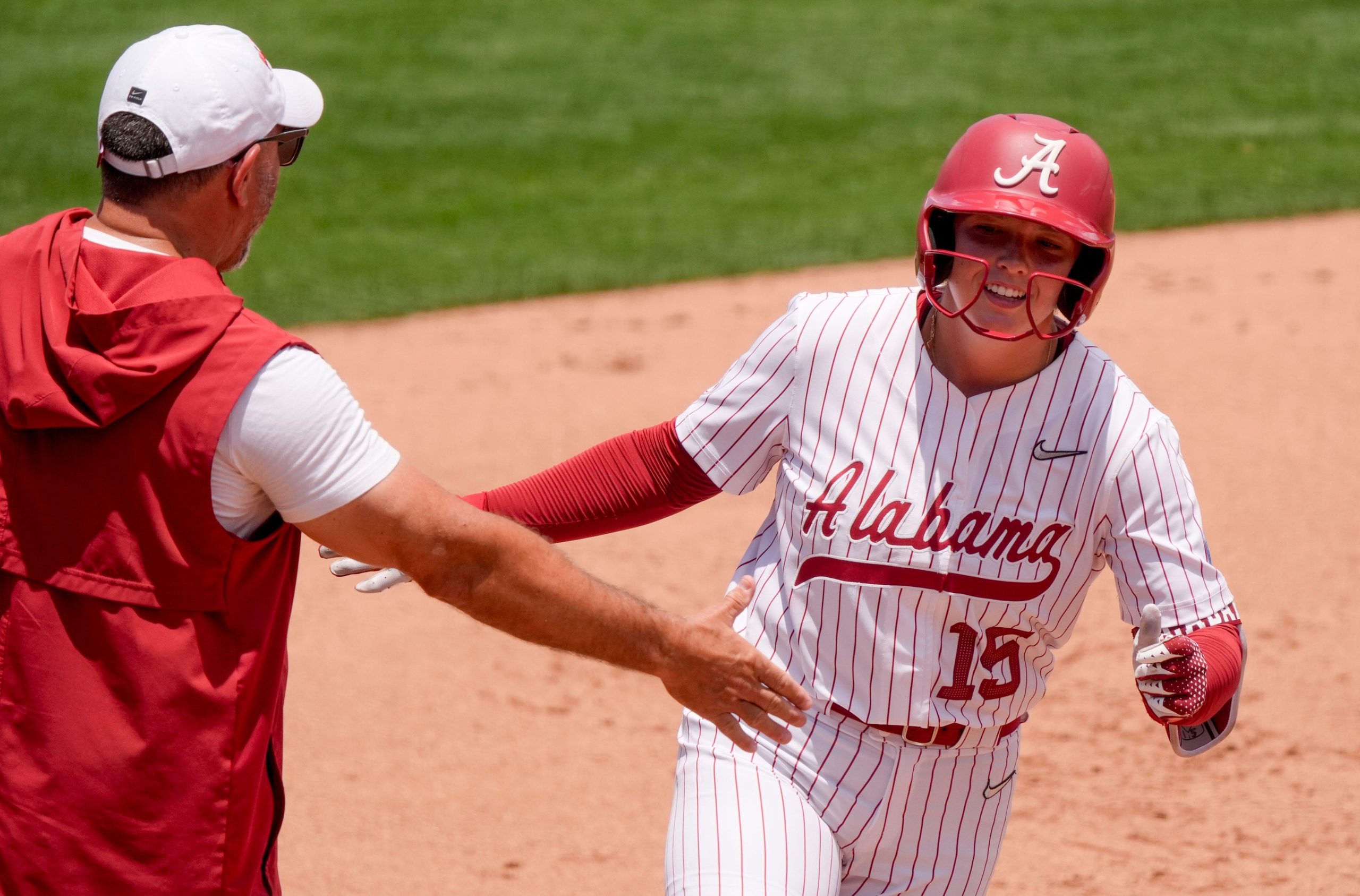 Alabama Rallies Late with Home Runs to Beat UCLA in WCWS Opener
