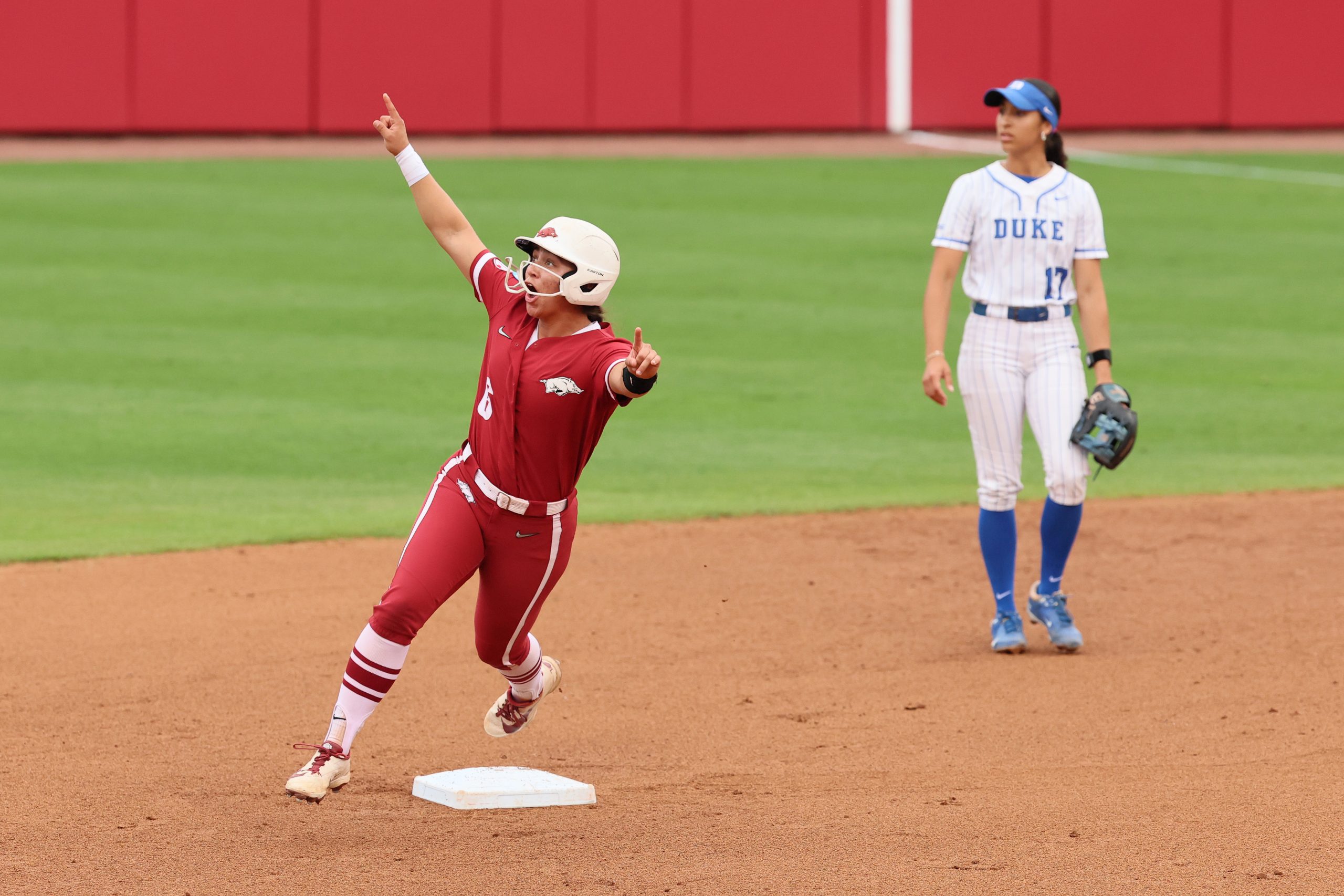 Arkansas Razorbacks Defeat Duke, Make History in Women’s College World Series