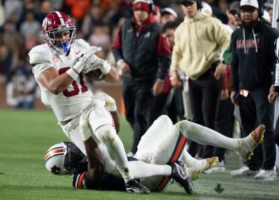Alabama TE Kaleb Edwards.
