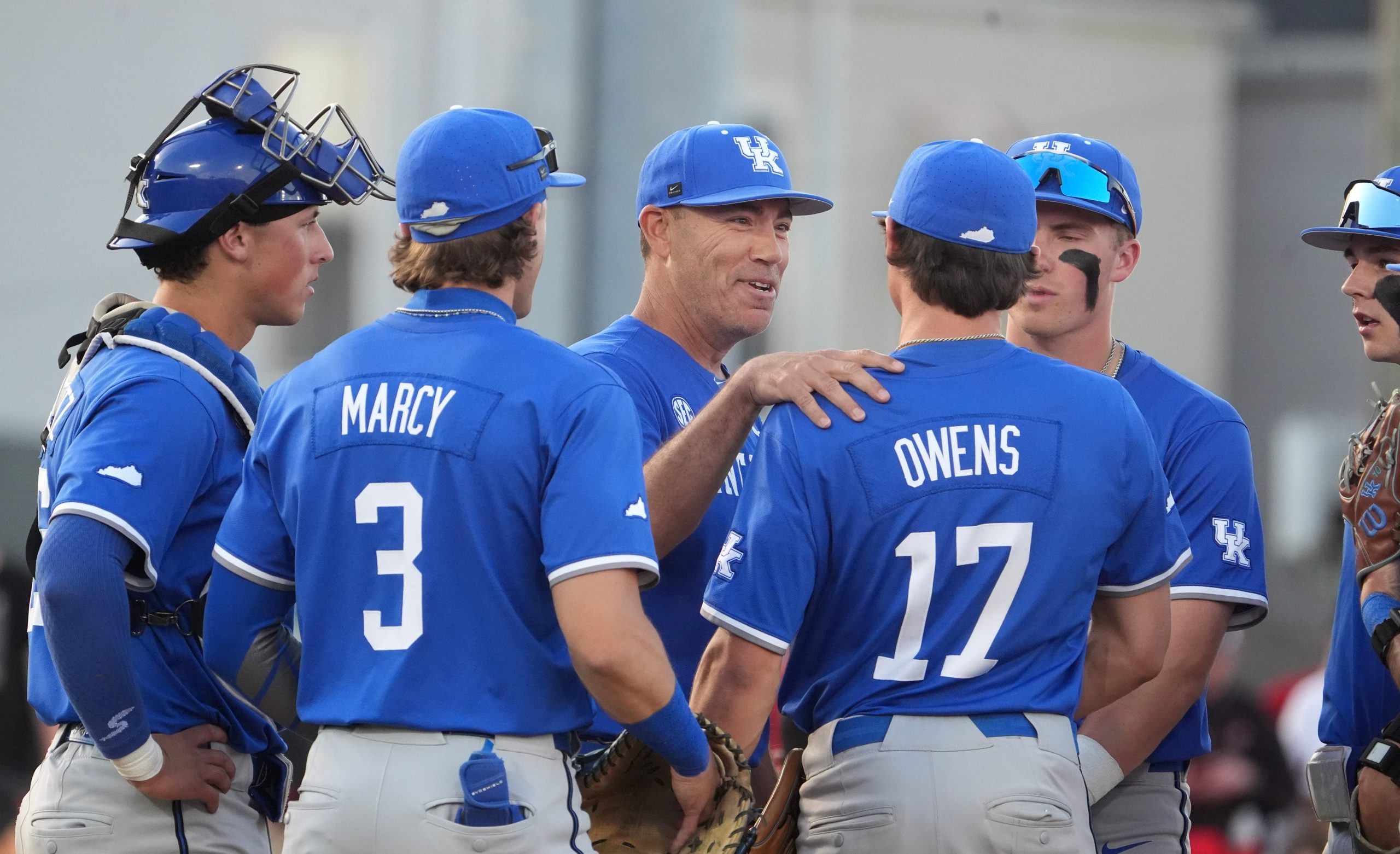 Kentucky runs out of gas, falls to West Virginia in Morgantown Regional final
