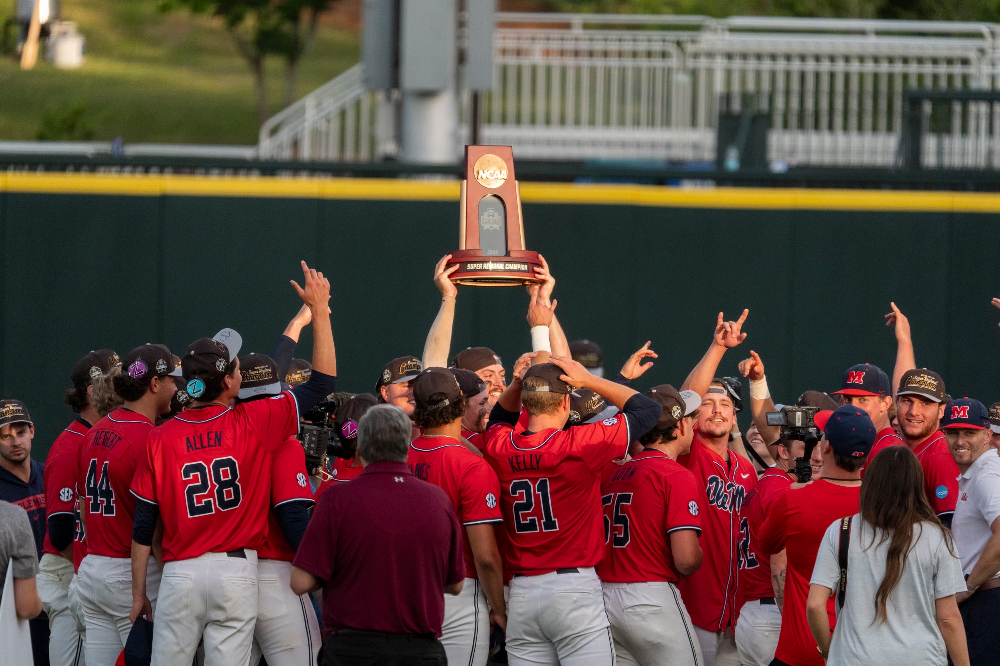 Ole Miss adds power-hitting 1B from Louisiana Tech to 2027 roster Ole Miss adds power-hitting 1B from Louisiana Tech to 2027 roster