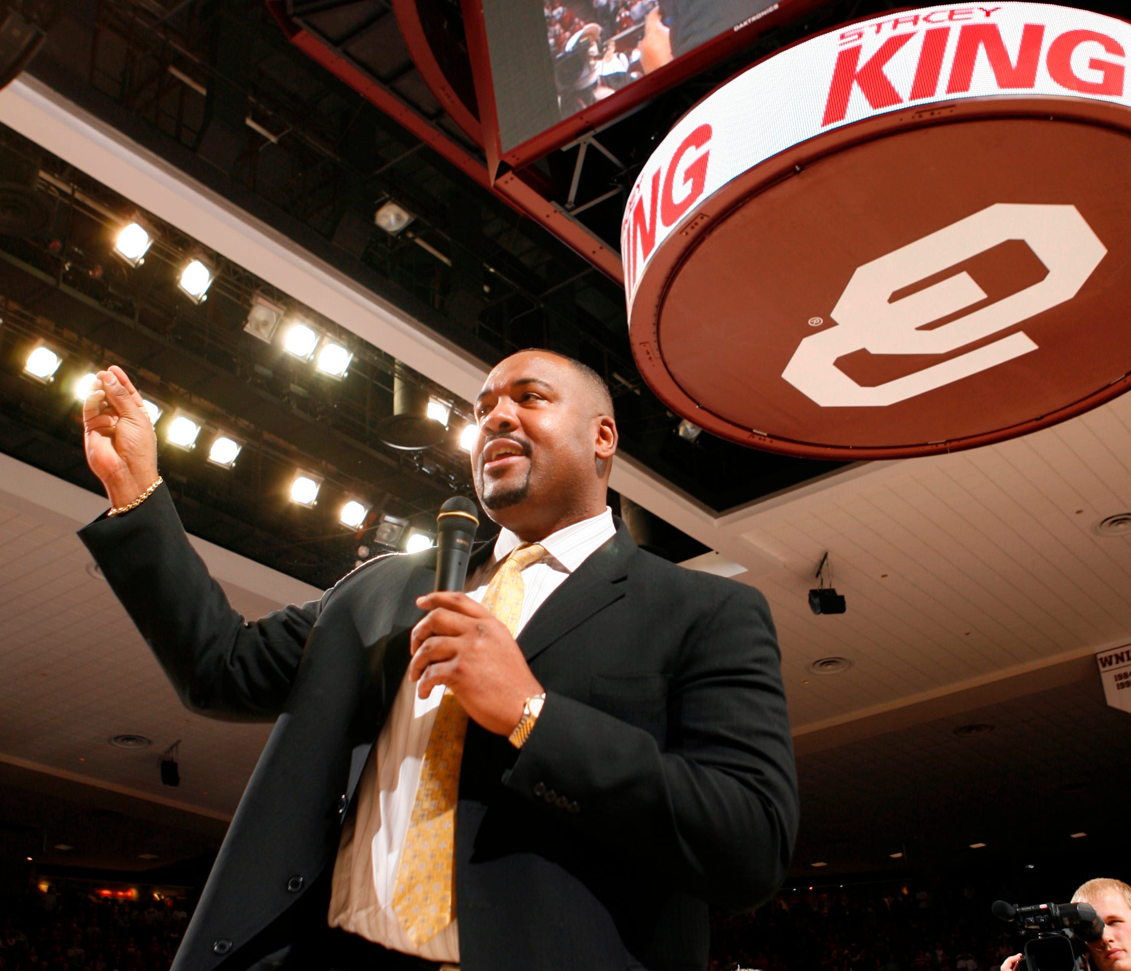 Oklahoma basketball legend Stacey King dies at 59