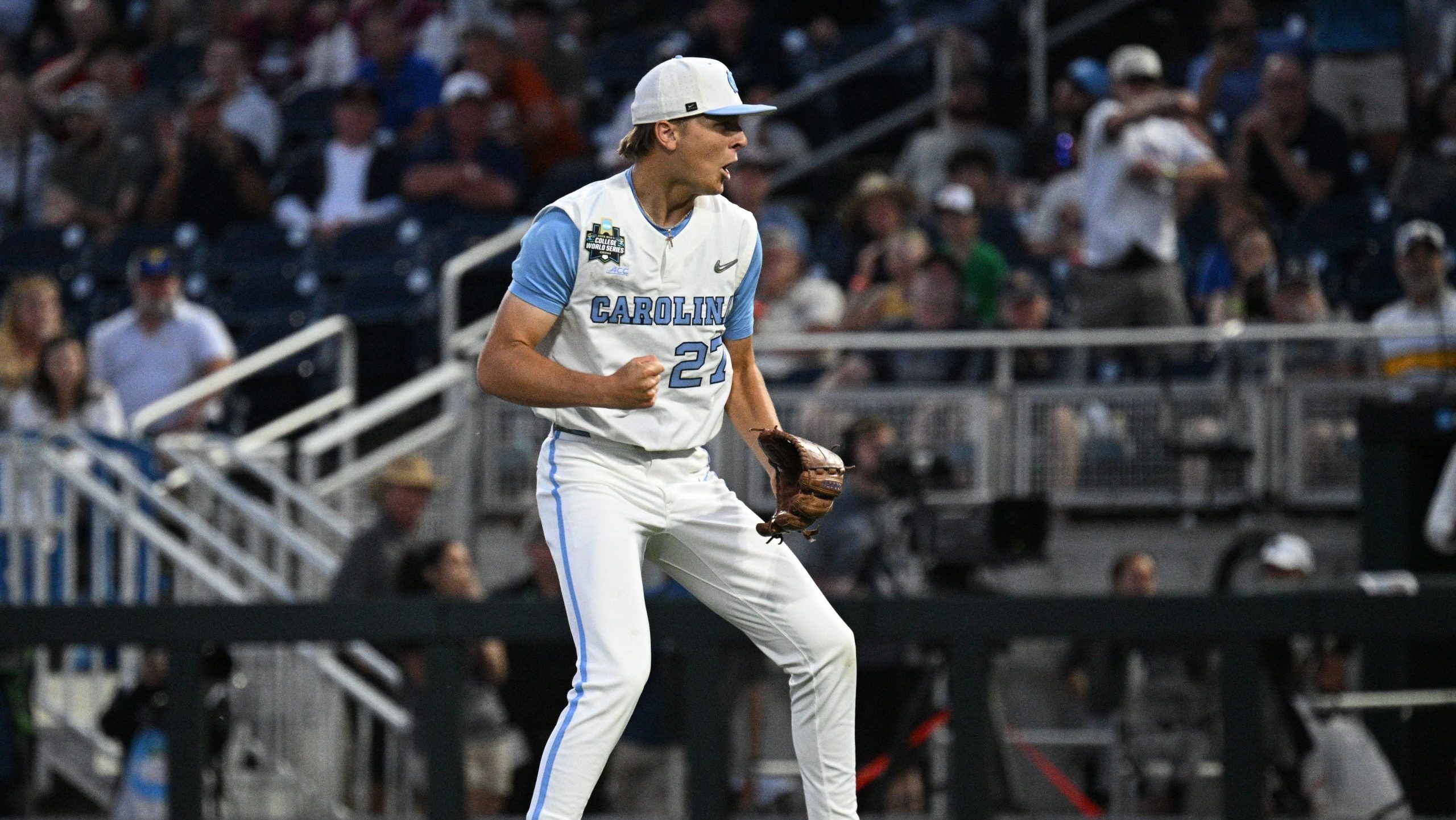 North Carolina improves to 2-0 in College World Series with win over West Virginia
