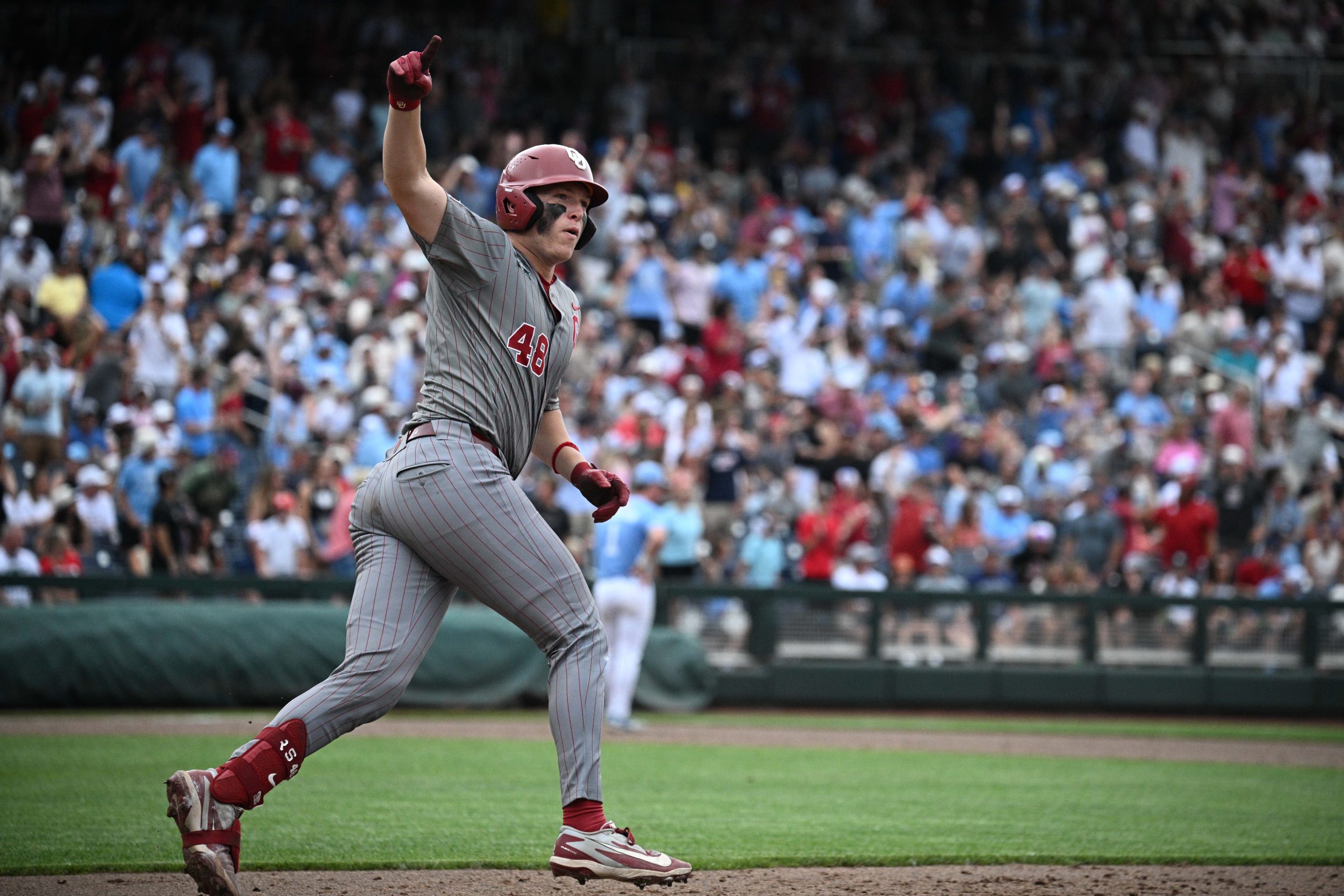 Deiten Lachance&rsquo;s 2 home runs power Oklahoma past North Carolina in Game 1 of CWS Finals