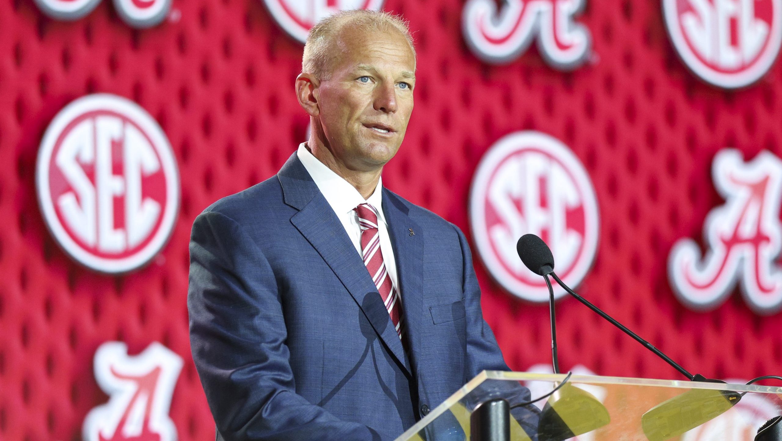 Kalen DeBoer comments on notion that Alabama is &lsquo;flying under the radar&rsquo; entering 2026